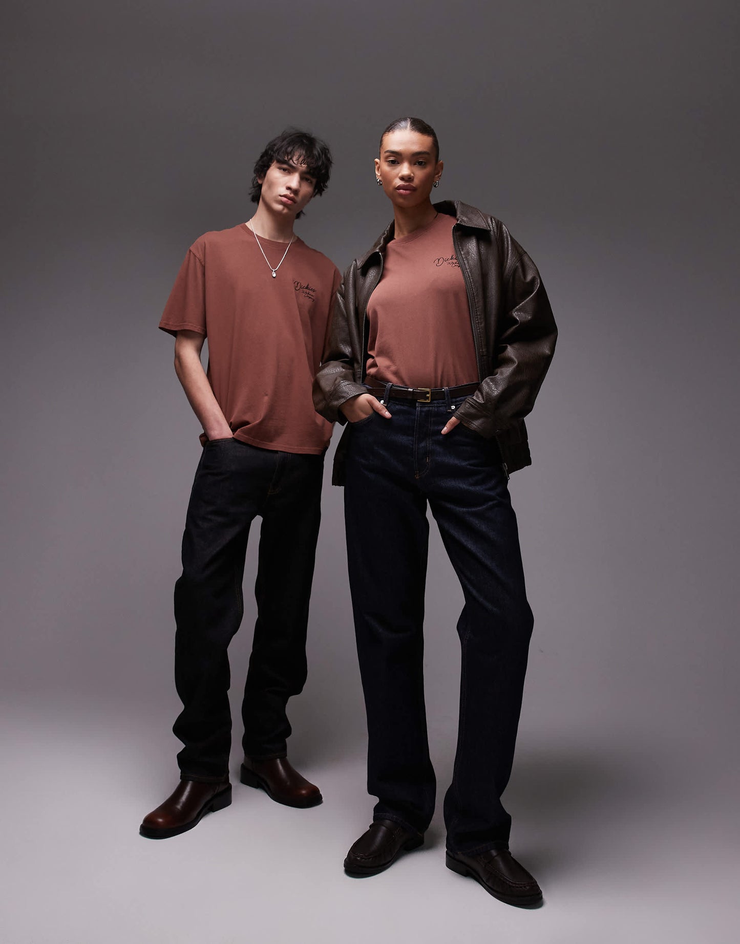 Dickies western tonal rope small logo t-shirt in cappuccino brown