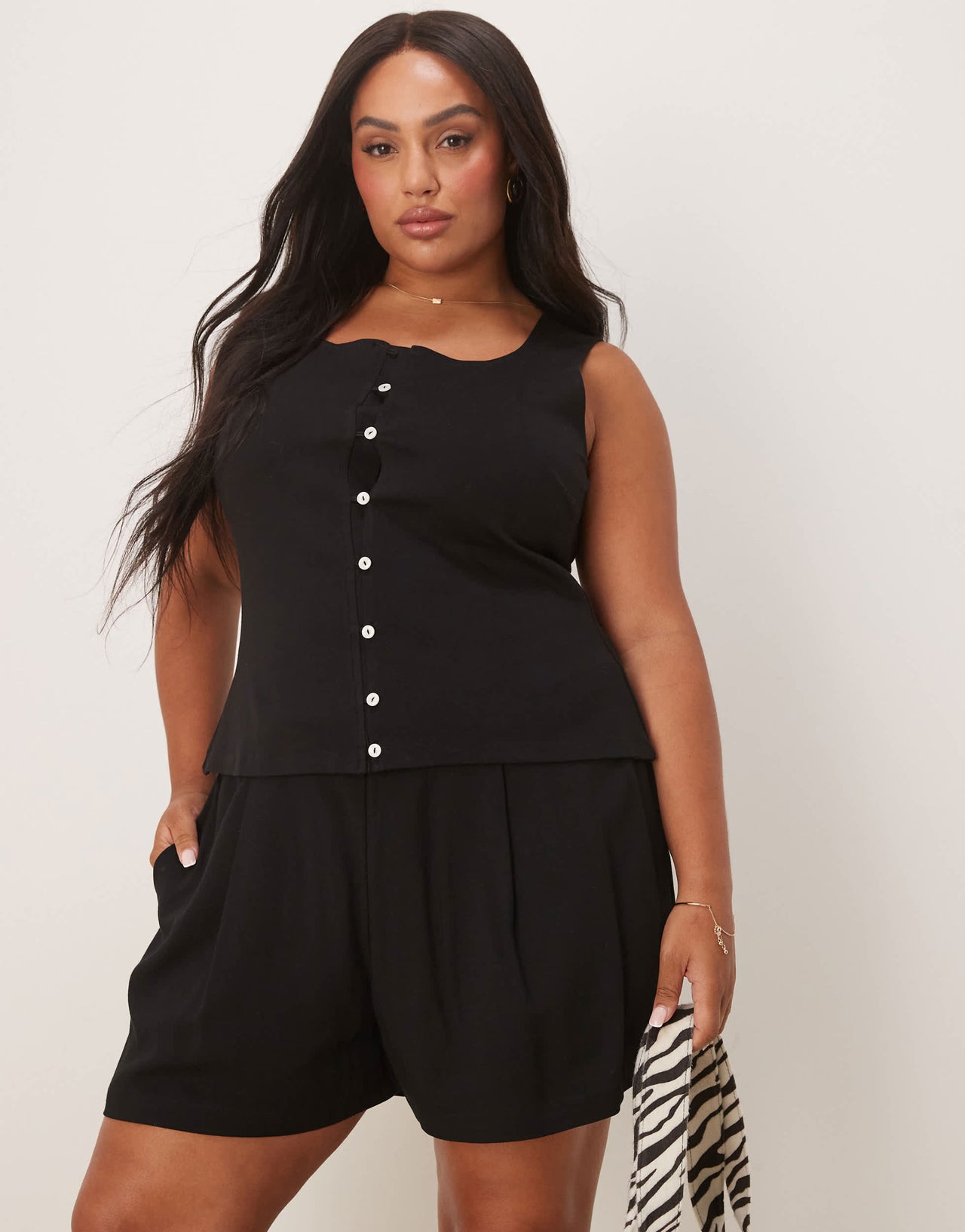 ASOS DESIGN Curve pull on shorts in black