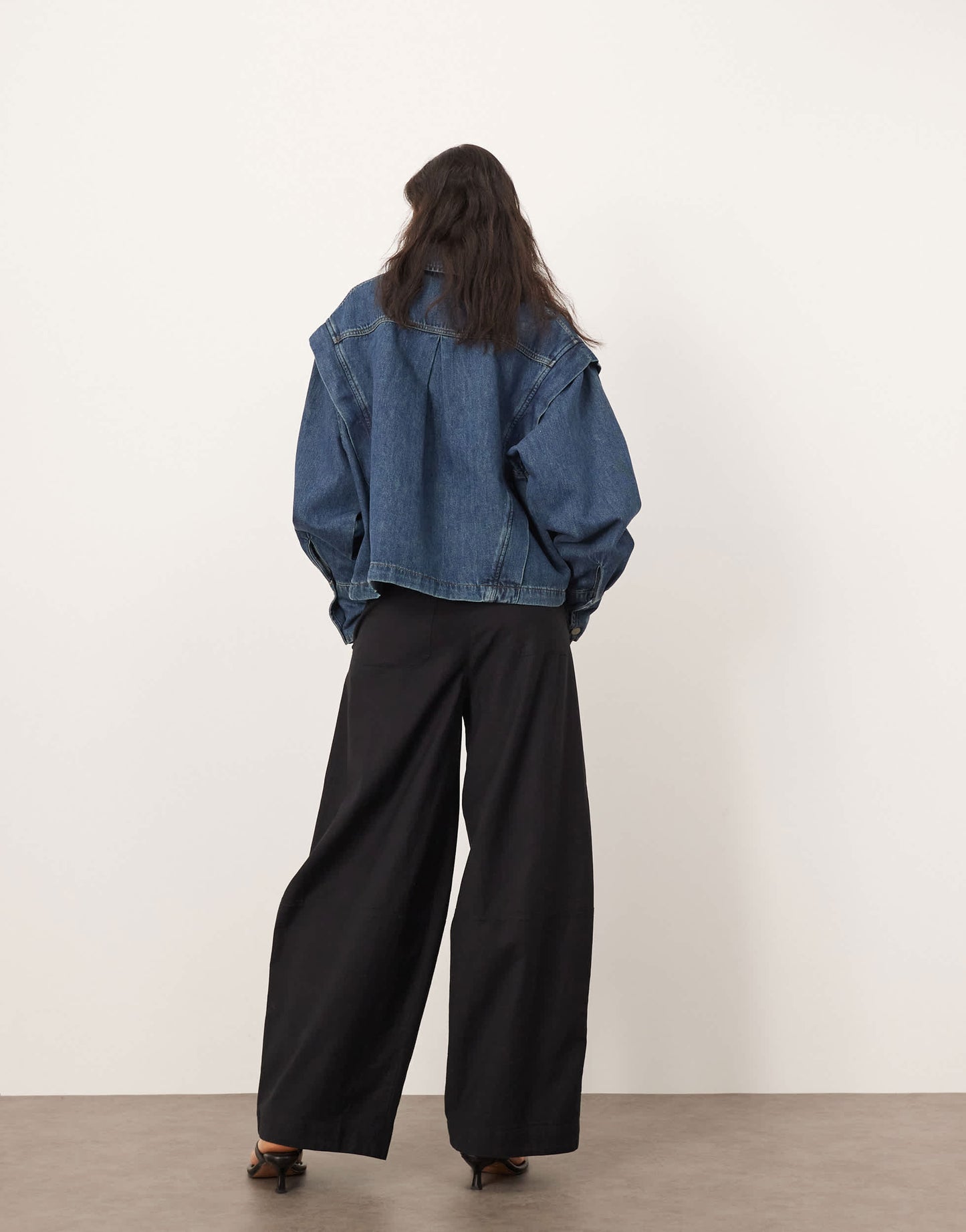 ARRANGE Remi linen high waist barrel trouser in black