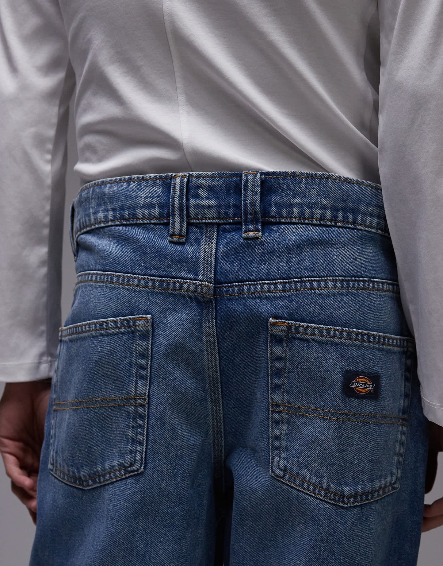 Dickies garyville regular fit denim jeans in rinsed blue with fade
