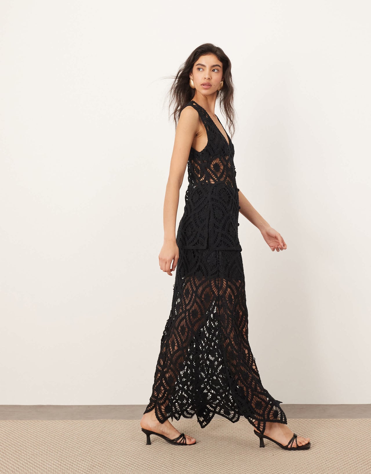ARRANGE crochet longline button through top co-ord in black
