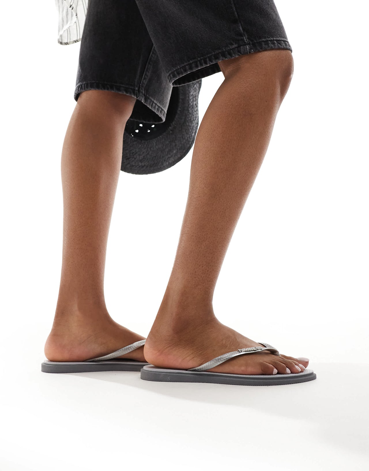 Havaianas slim point flip flops in steel grey