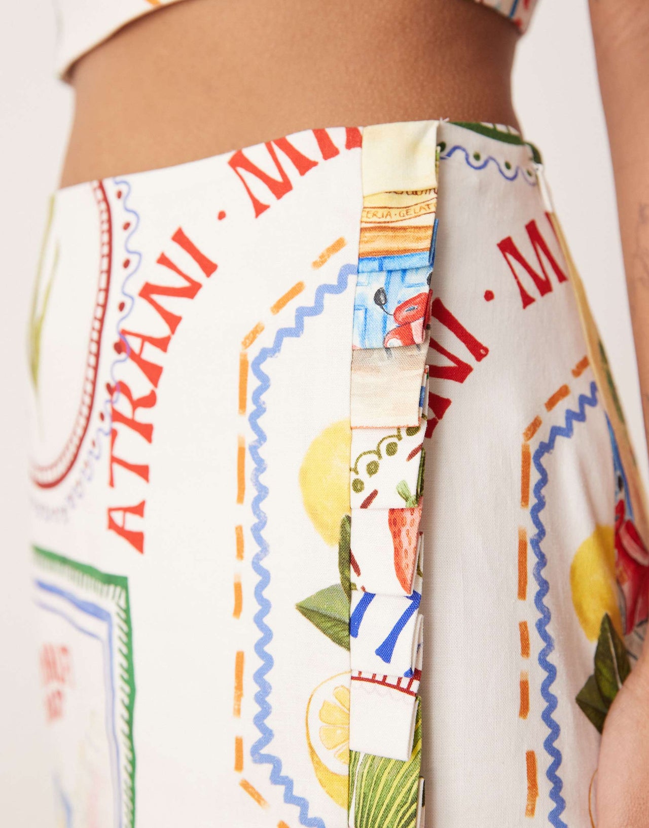 Forever New Petite mini skirt co-ord in postcard print