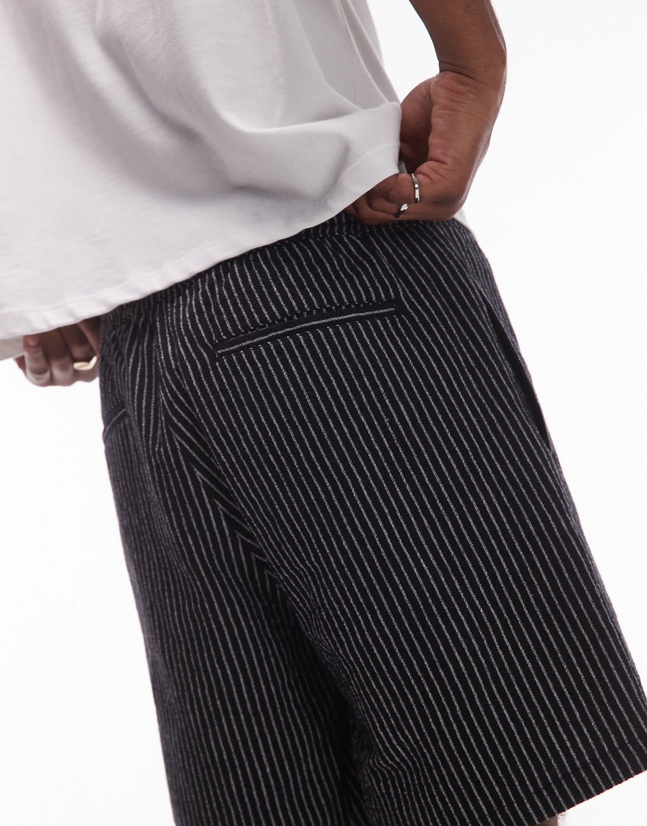 Topman baggy fit texture stripe short in black