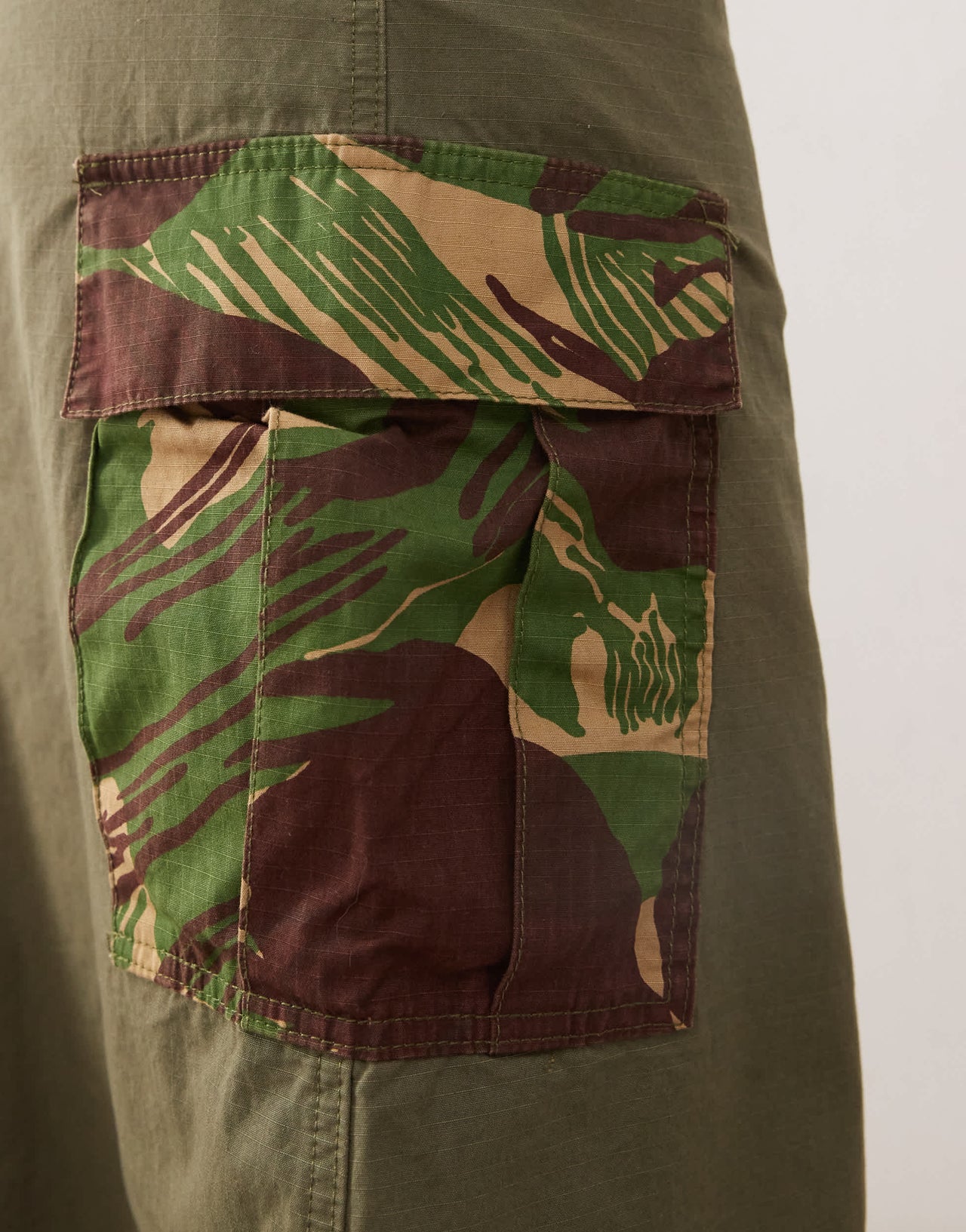 Deus Ex Machina arts & crafts cargo skirt in green