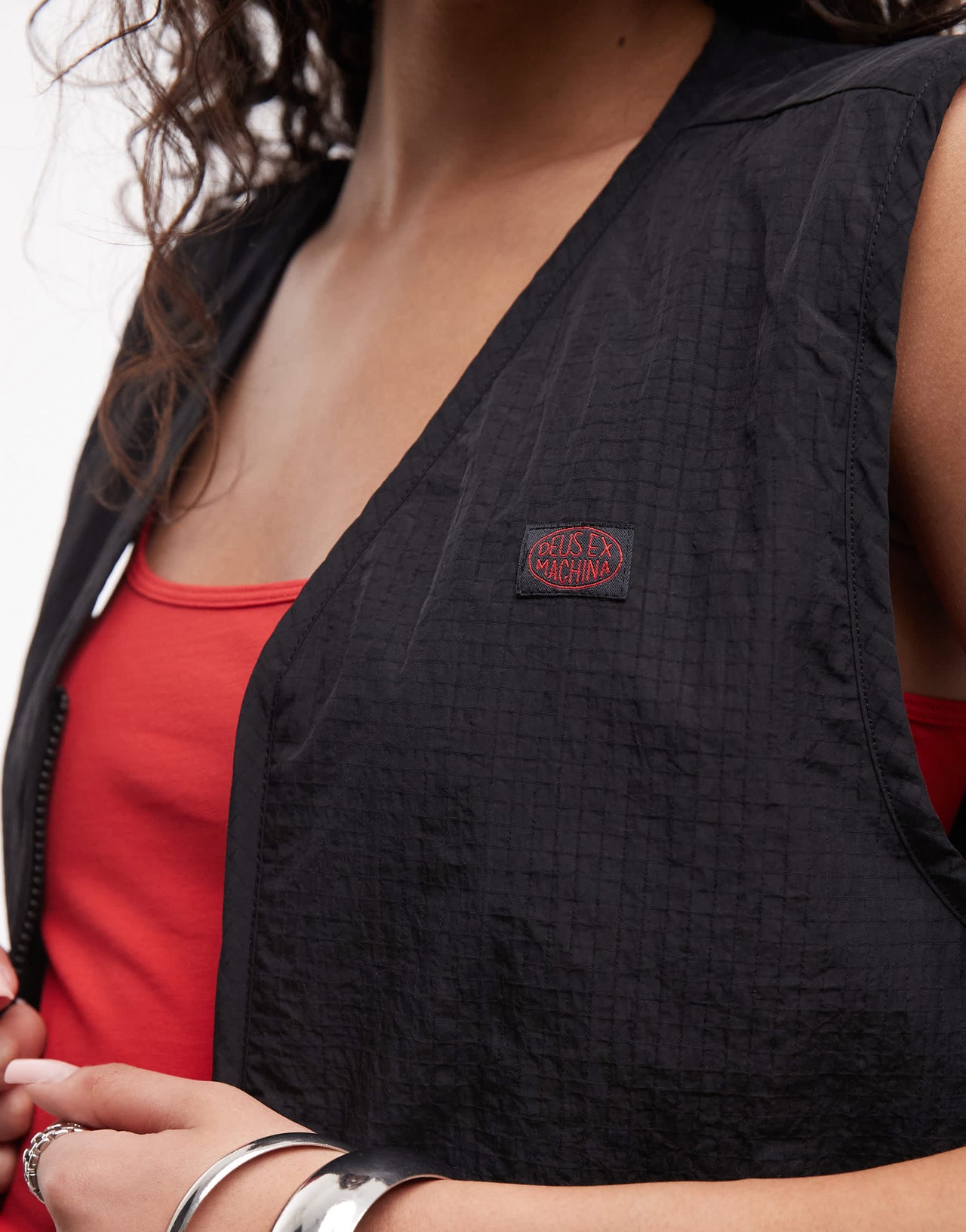 Deus Ex Machina paper street vest in black