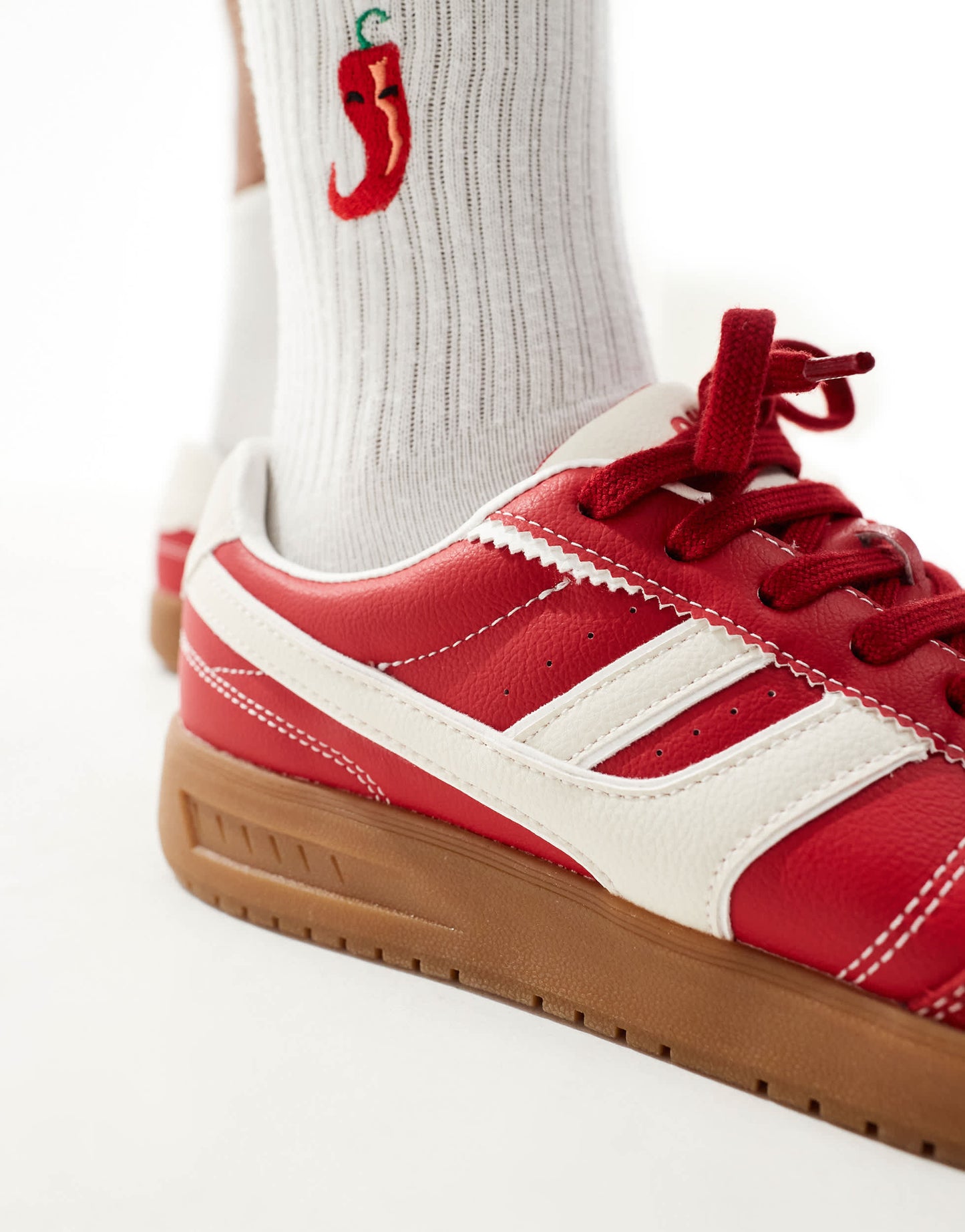 Pull&Bear retro gum sole trainer in red