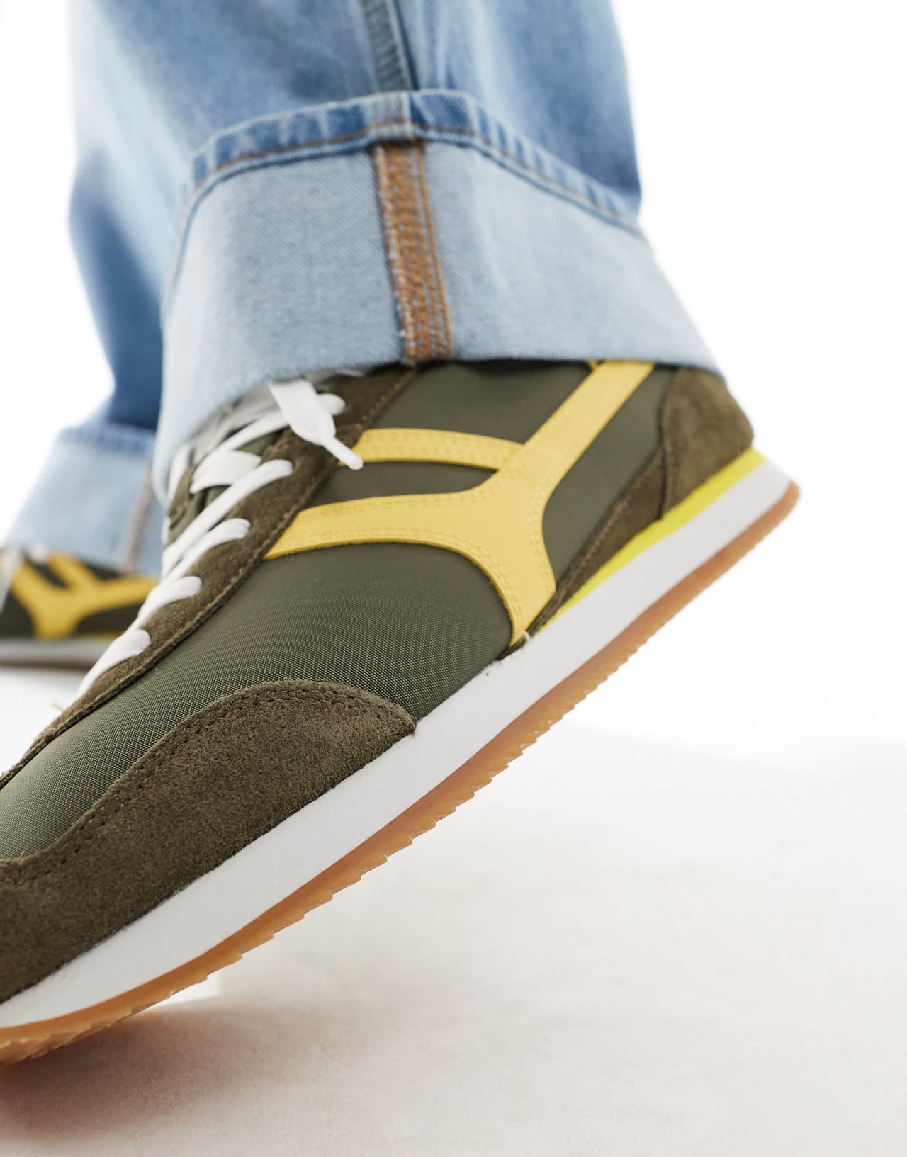 Pull&Bear retro gum sole trainer in green