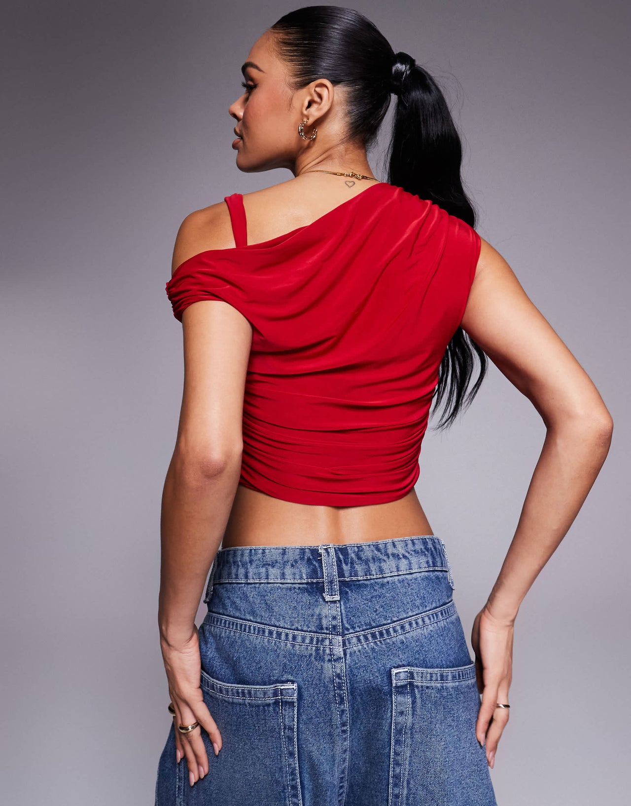 Missyempire slinky twist shoulder detail top in red