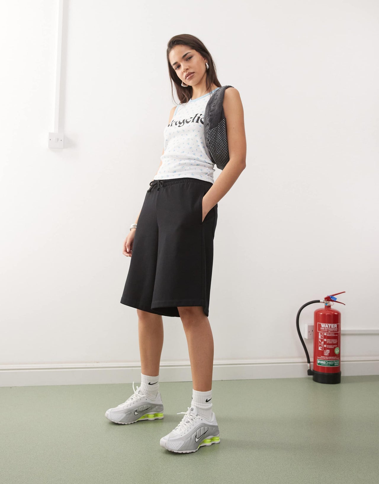 COLLUSION longline jogger short in black