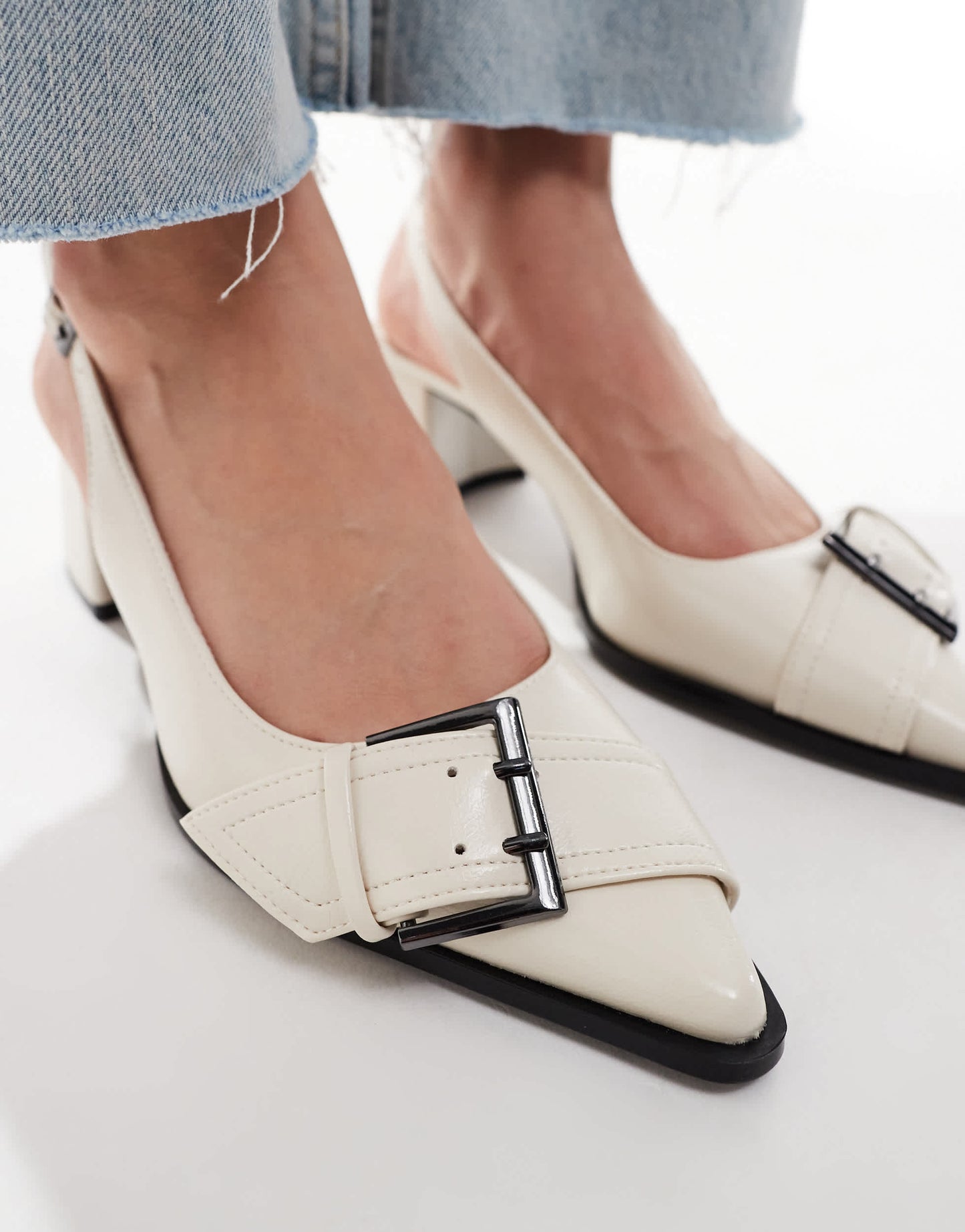 Stradivarius slingback in white