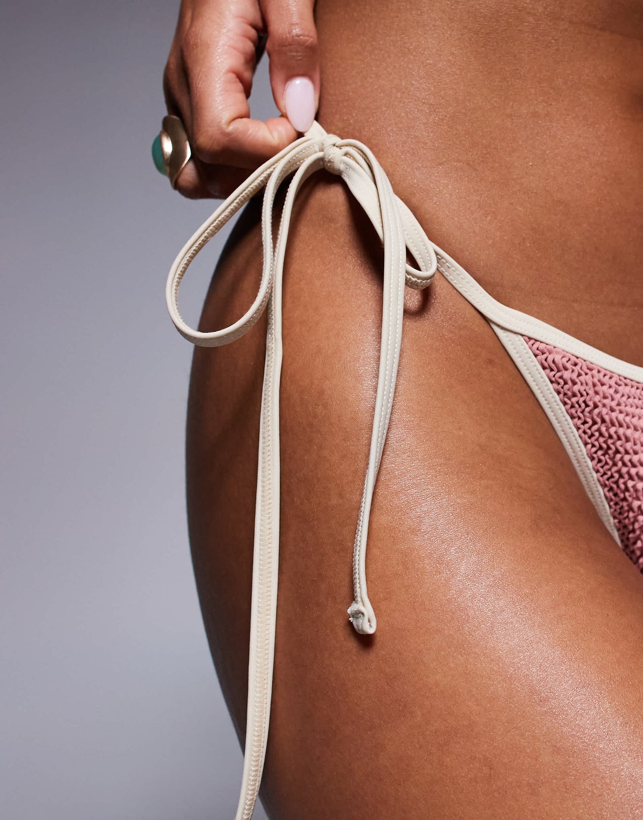 Moda Minx scrunch contrast binding tie side bikini bottom in clay pink