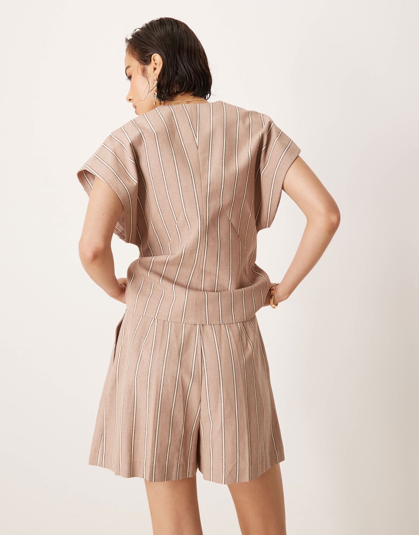 ASOS DESIGN tailored a-line shorts with linen in mink stripe
