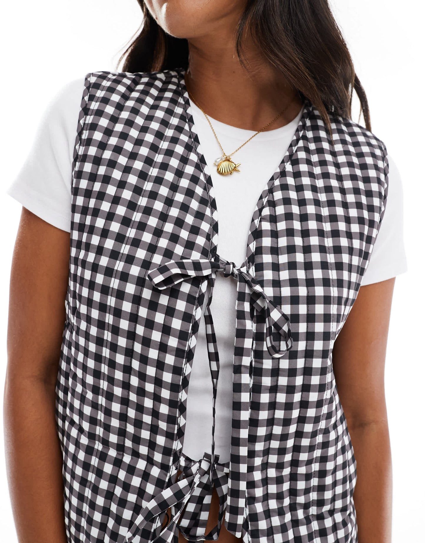 New Look sleeveless padded jacket in black gingham - BLACK