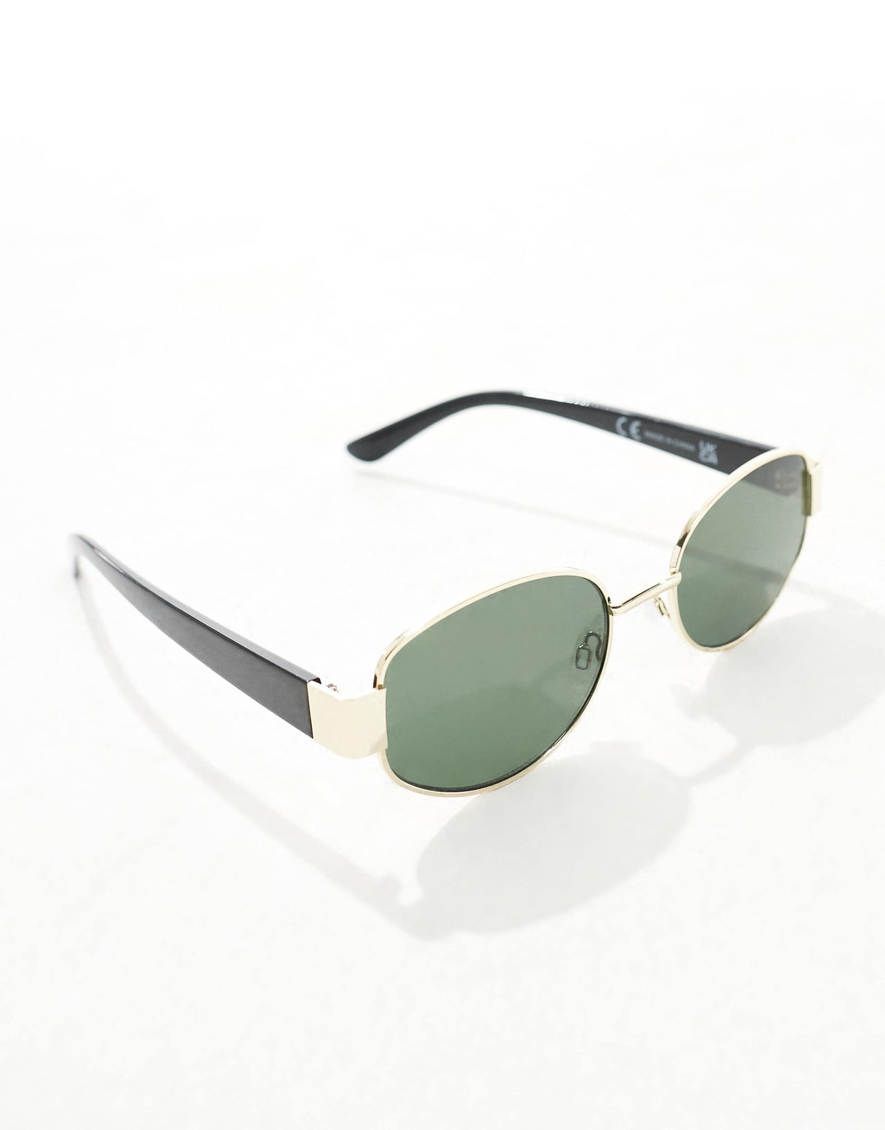 Stradivarius rounded sunglasses in black