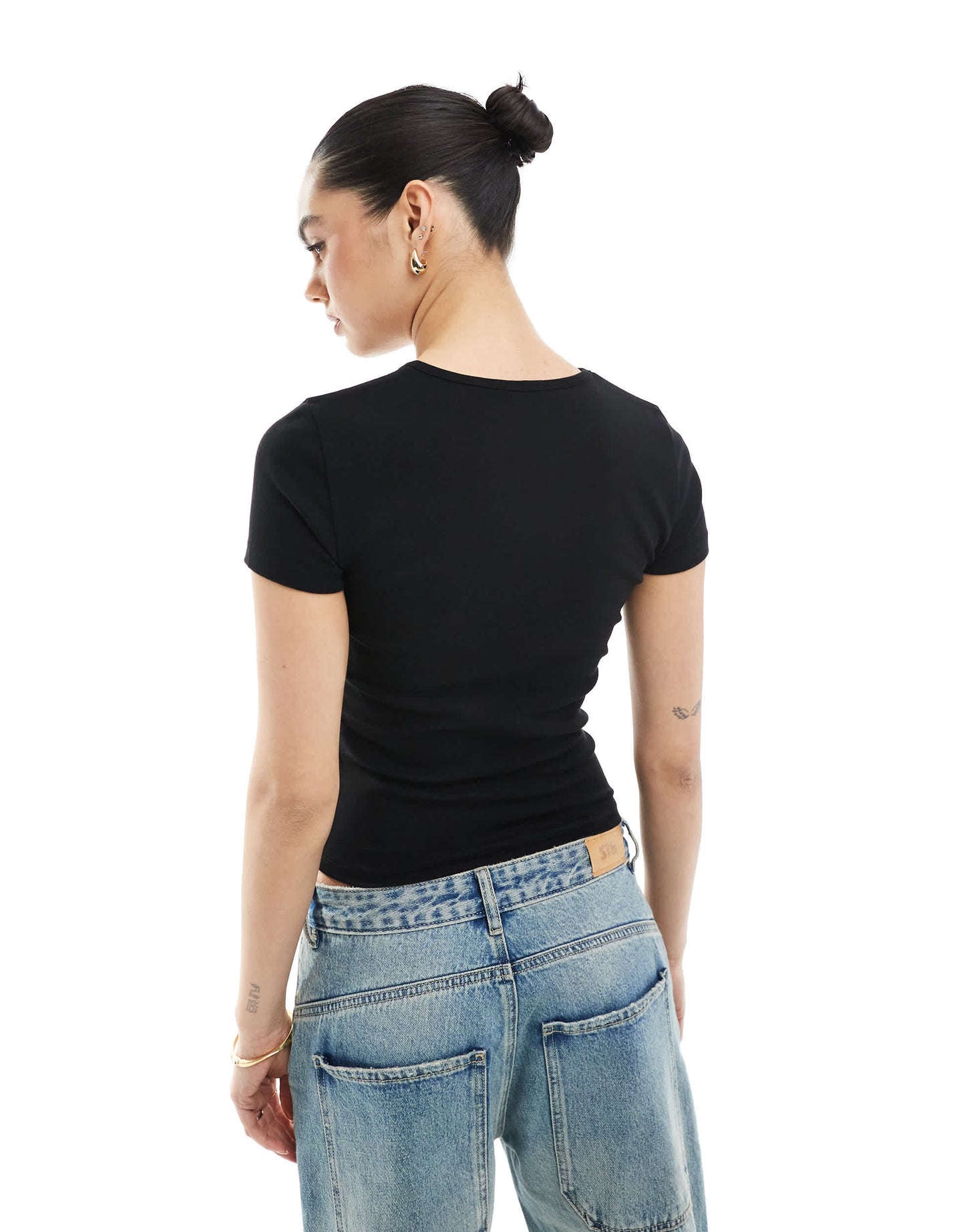 Stradivarius slim fit short sleeve t-shirt in black