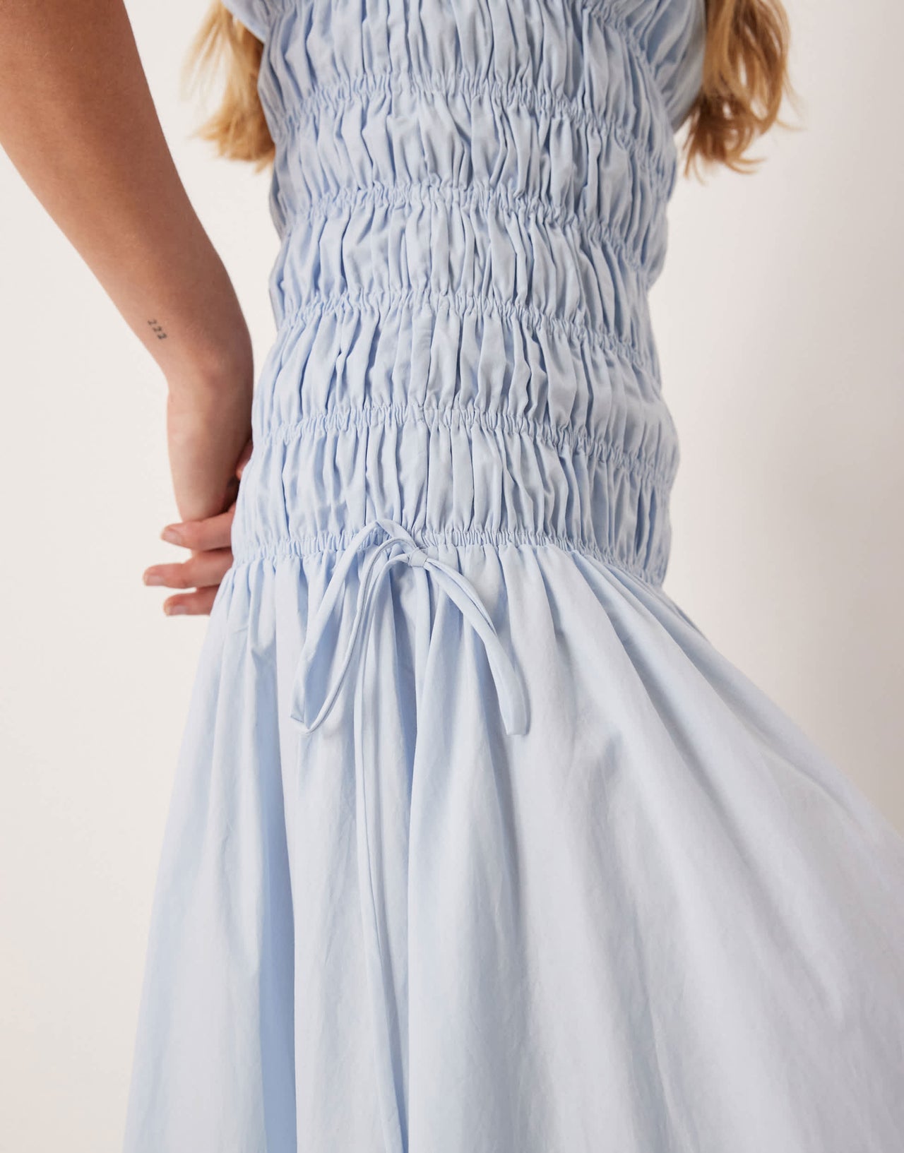 VRG GRL isable shirred bust midaxi dress in blue