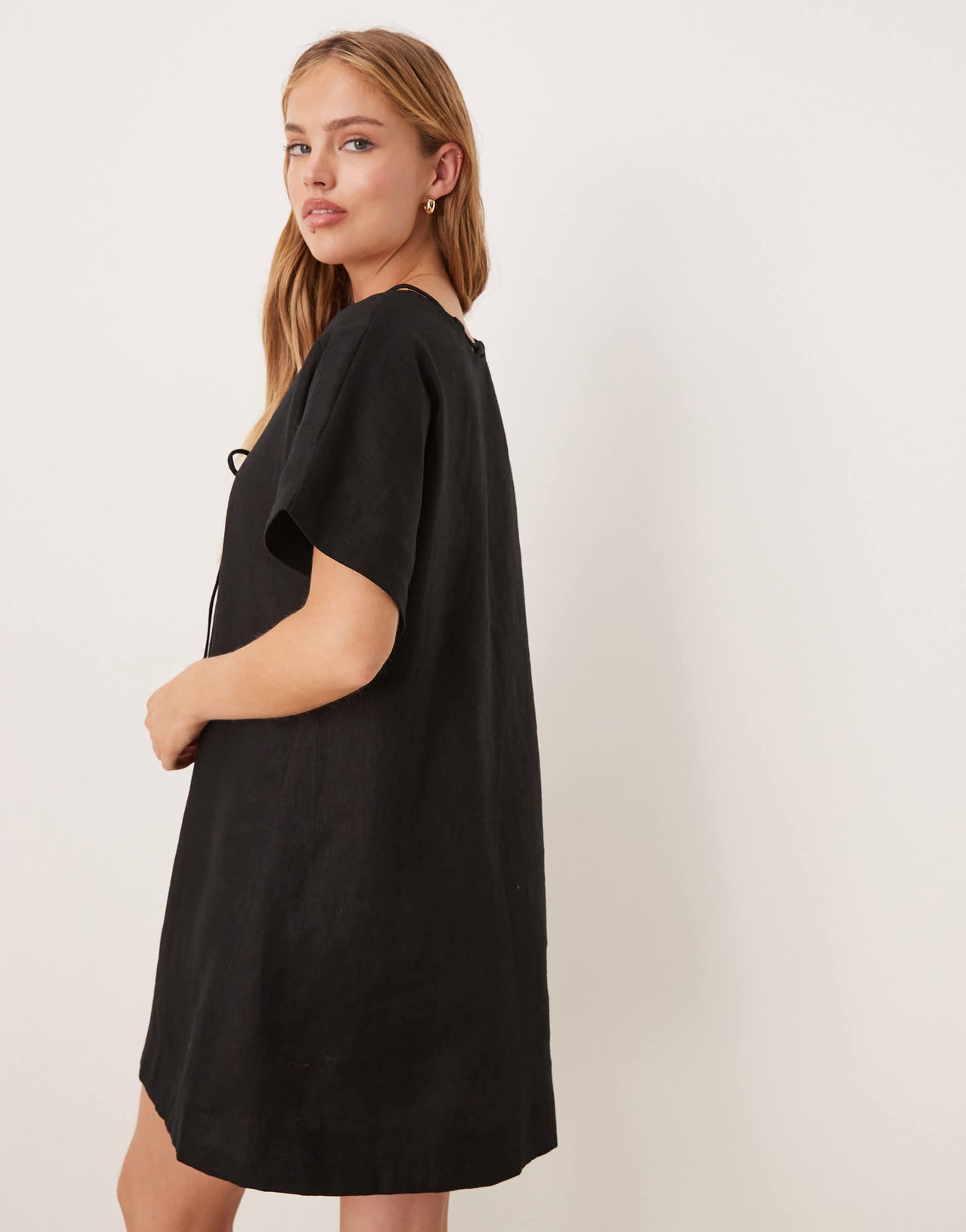 VRG GRL nellie linen mini smock dress in black