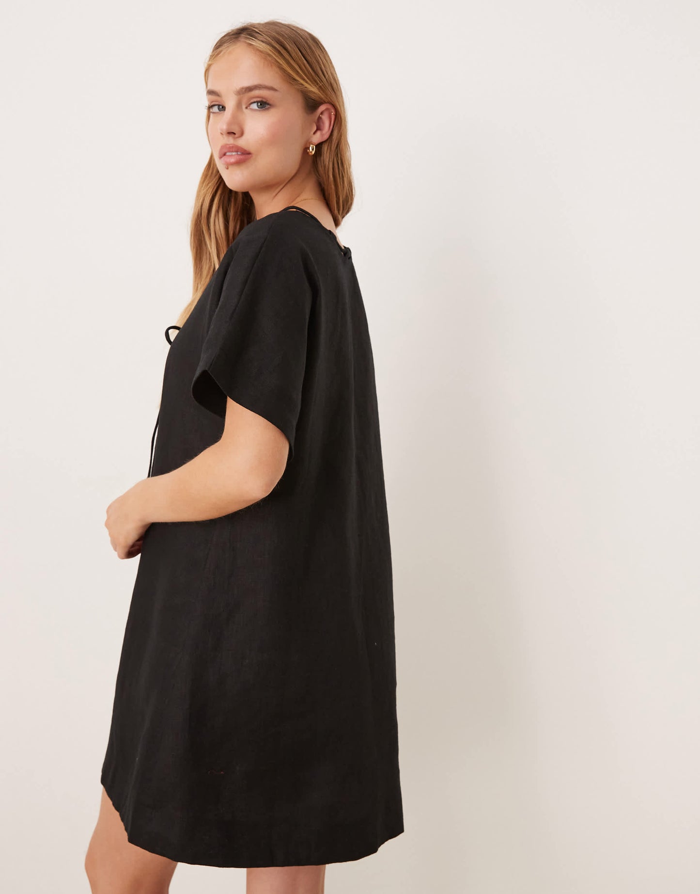 VRG GRL nellie linen mini smock dress in black