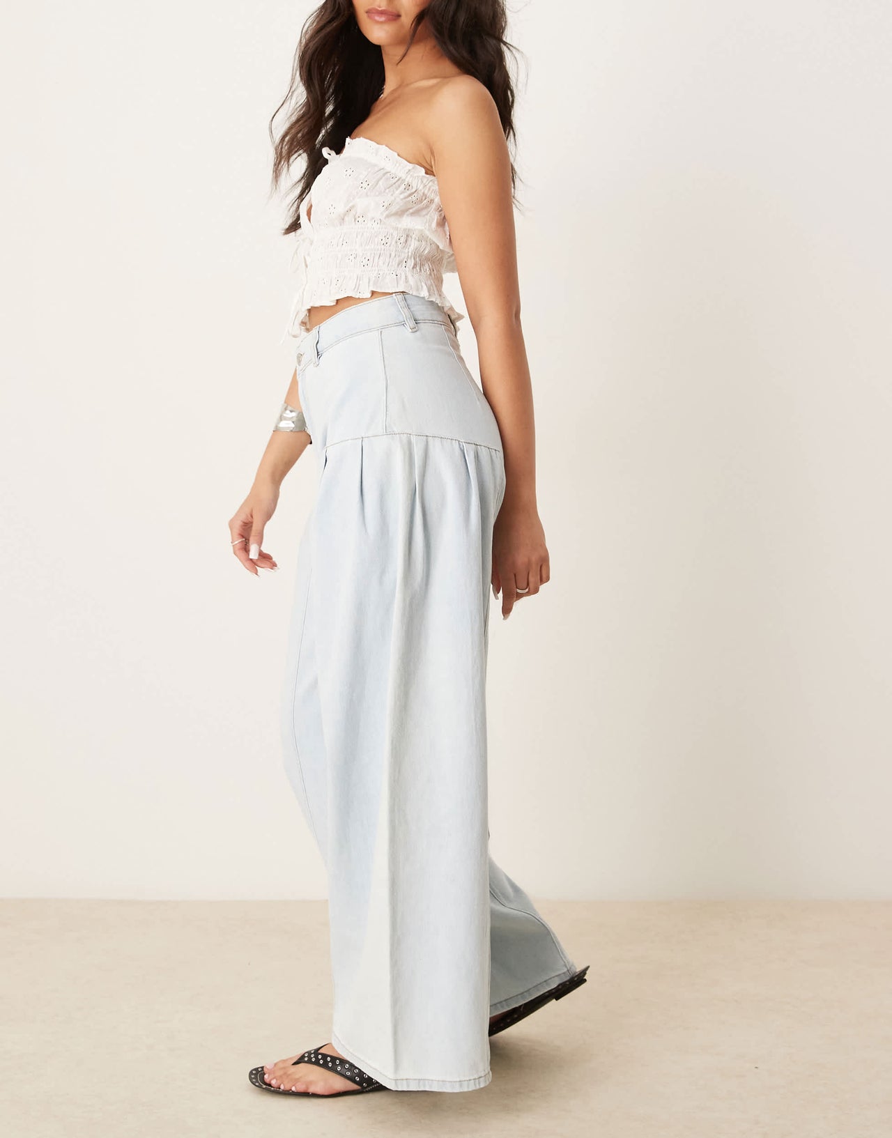 ASOS DESIGN wide leg jean with pleats in lightwash