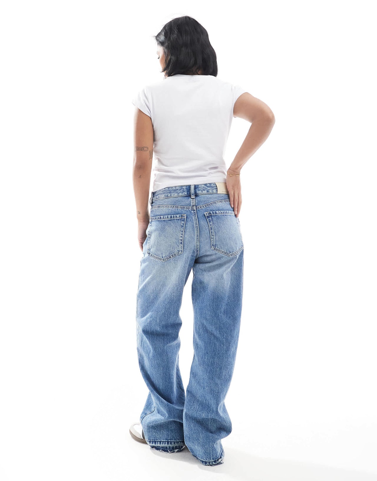 Stradivarius Petite D92 straight jeans in medium wash