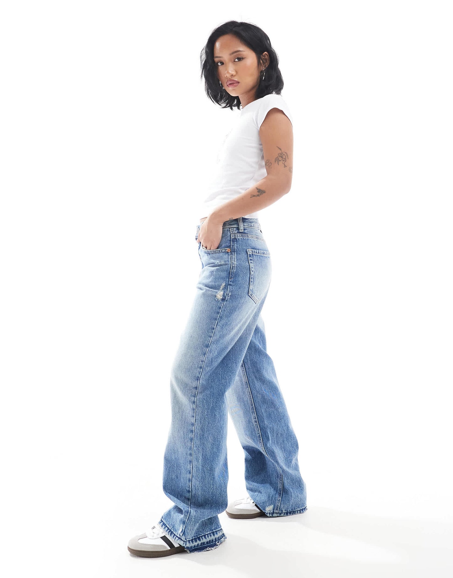Stradivarius Petite D92 straight jeans in medium wash