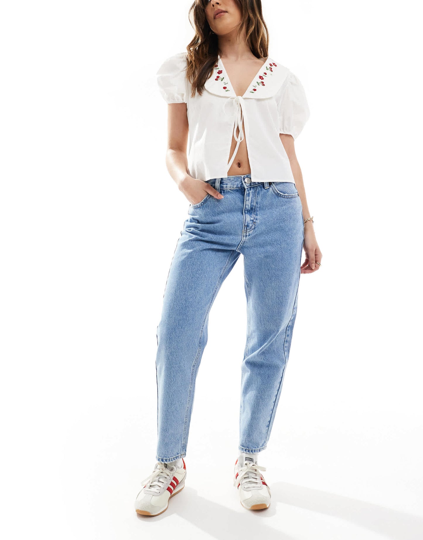 Pull&Bear high rise mom jean in washed blue