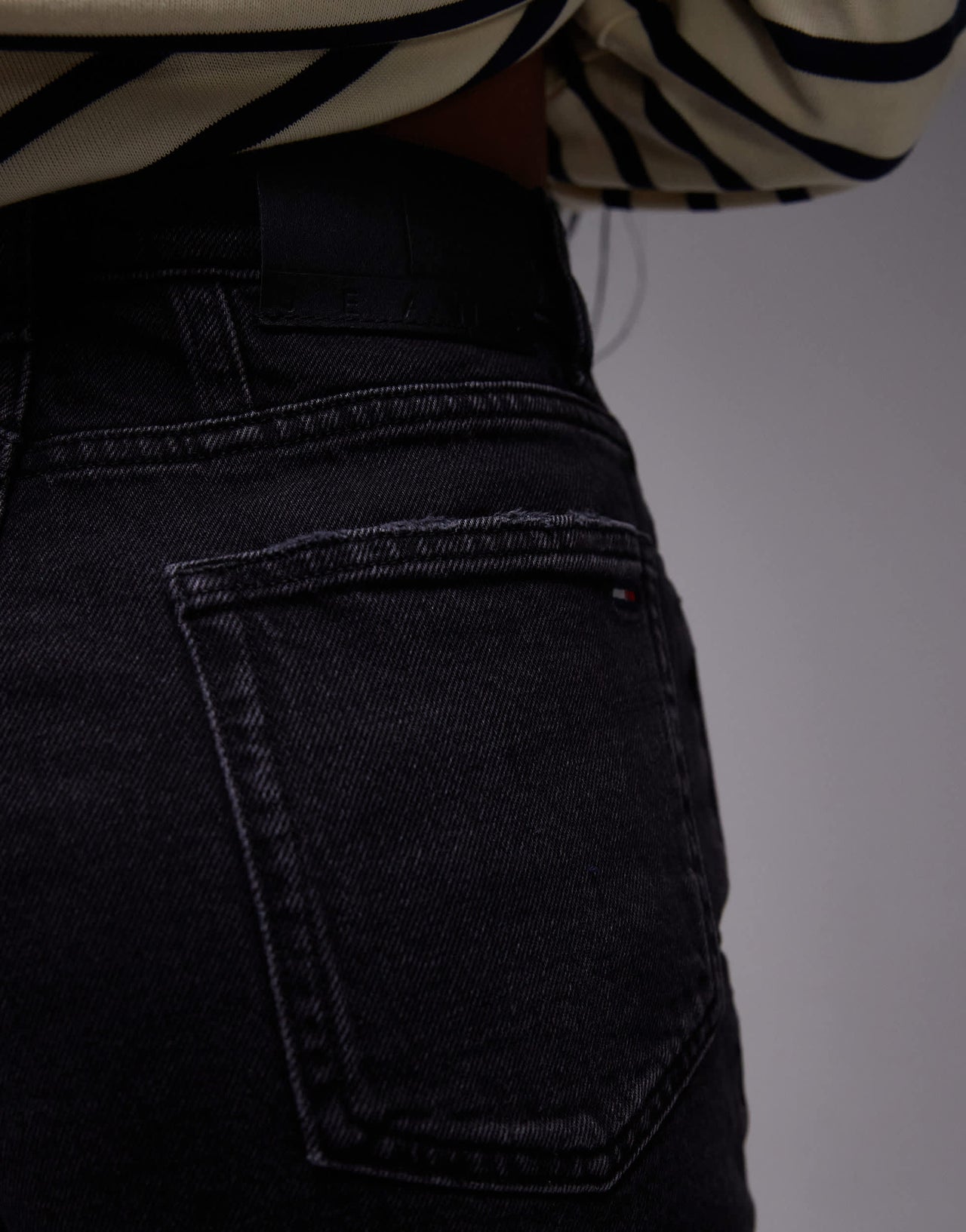 Tommy Jeans regular mom shorts in black