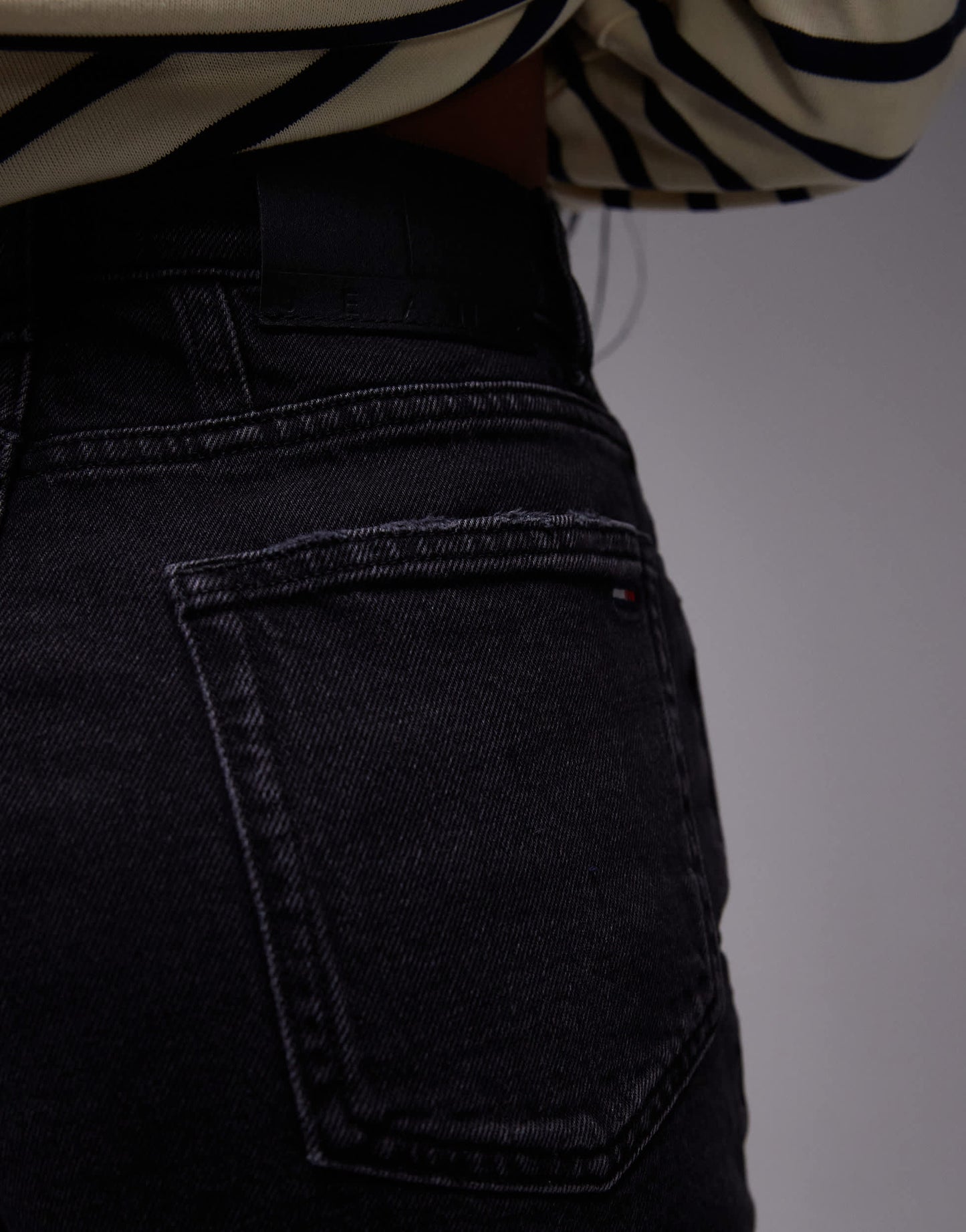 Tommy Jeans regular mom shorts in black