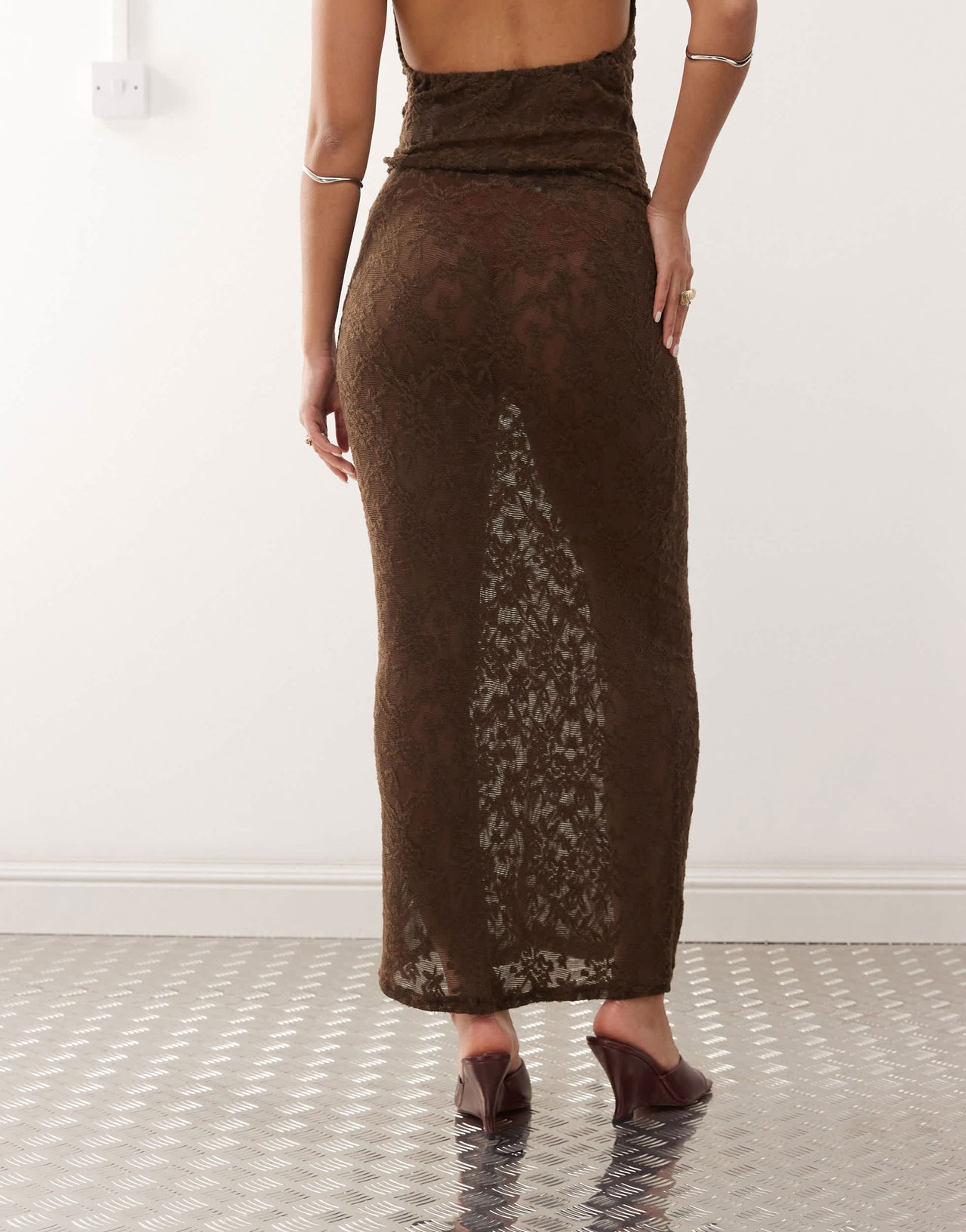 Motel tulus lace maxi skirt in dark brown