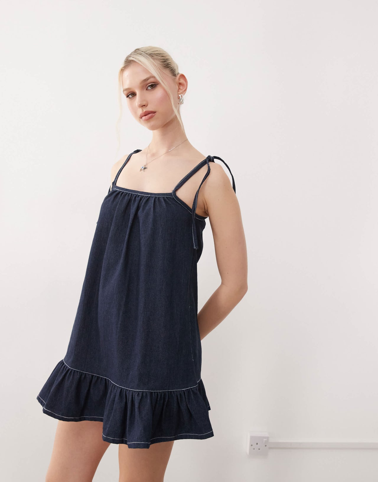 Motel carlisle mini denim smock dress in blue