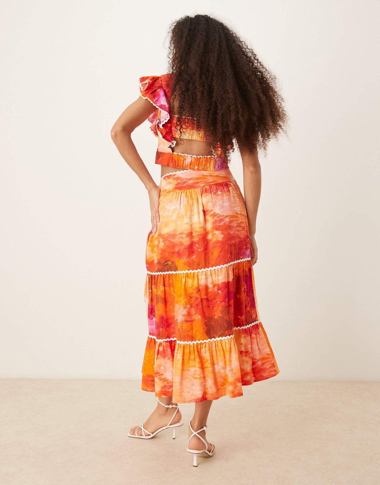 Hope & Ivy scallop trim tiered midi skirt co-ord in orange print