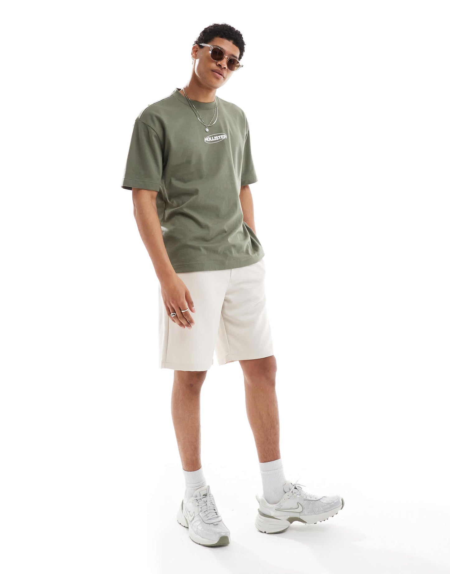 Bershka premium short in beige