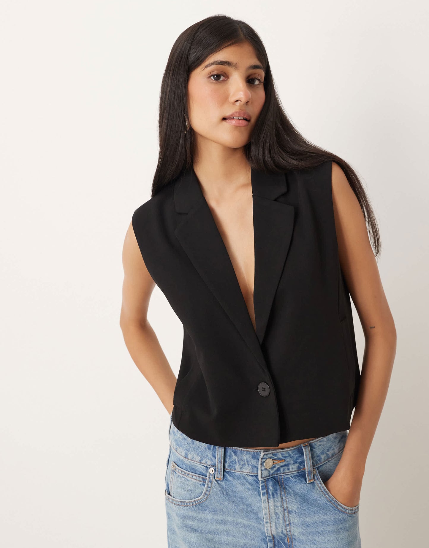 JDY cropped waistcoat in black