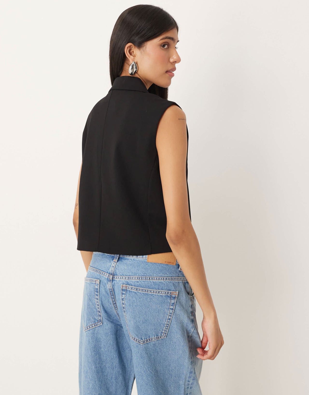 JDY cropped waistcoat in black