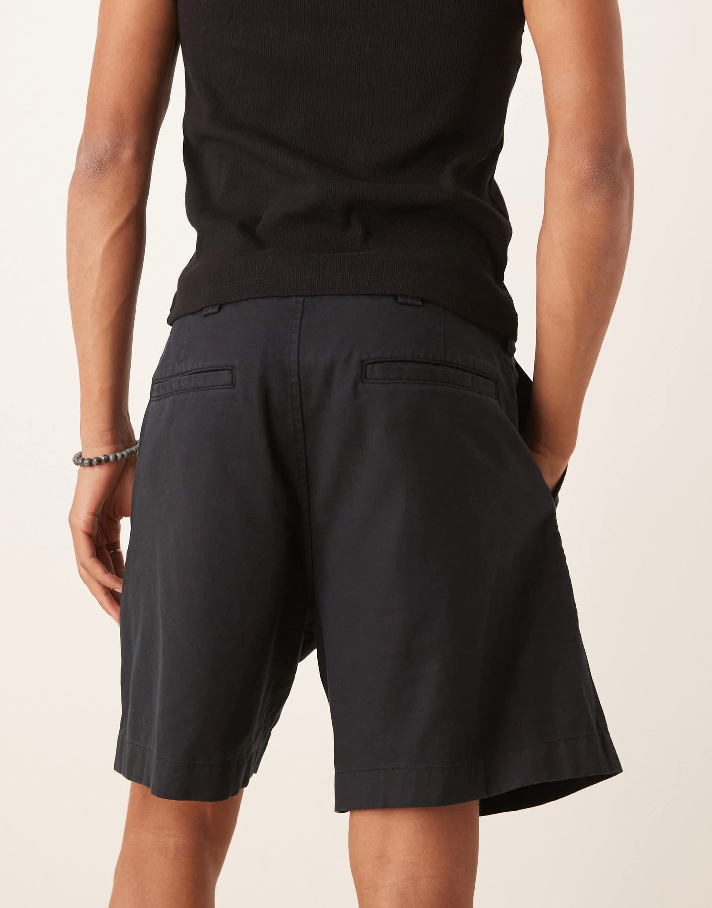 Abercrombie & Fitch 9"""" pleated short in black
