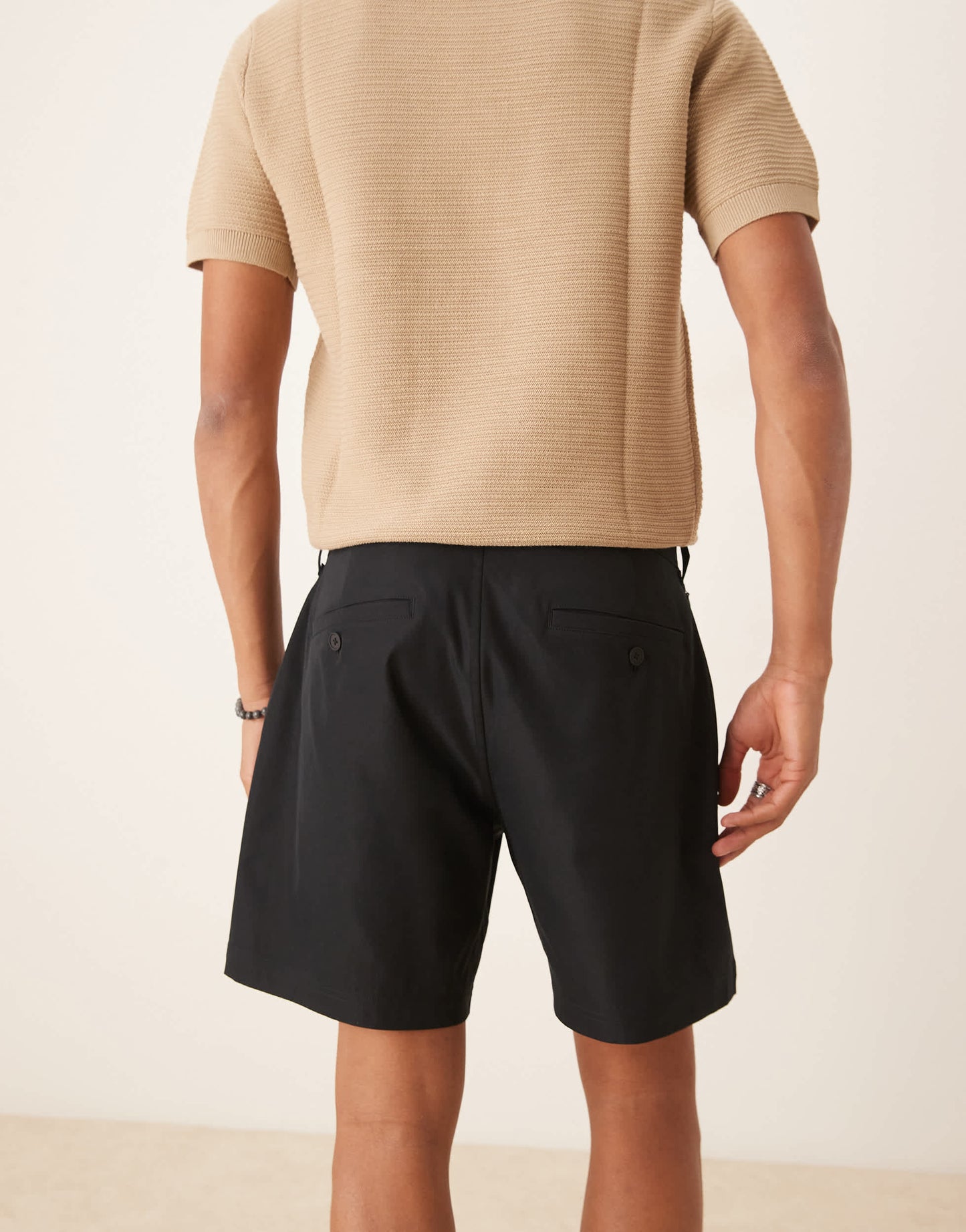 Abercrombie & Fitch 7"""" tailored shorts in black