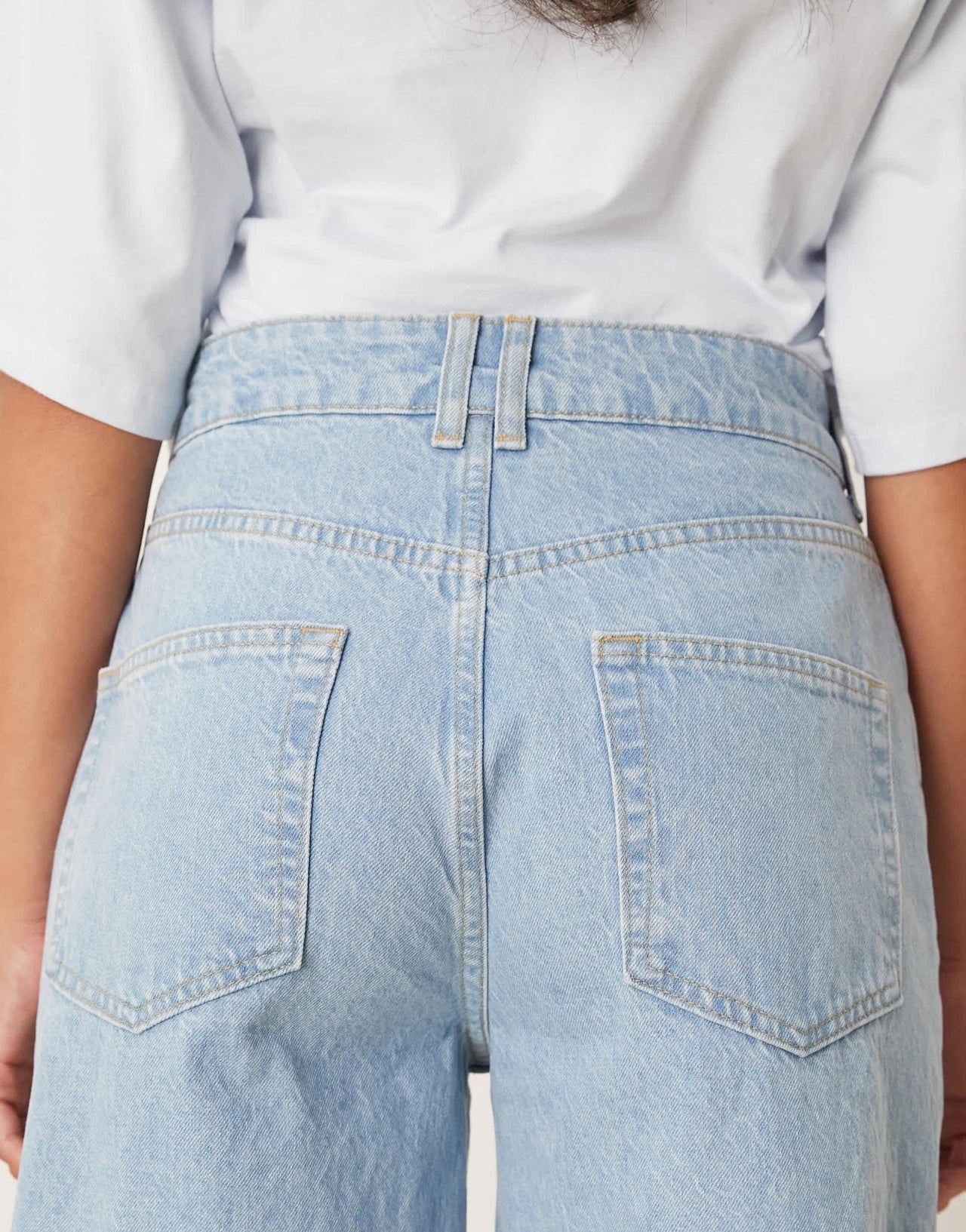 ASOS DESIGN high waisted barrel jean with thigh rips in lightwash