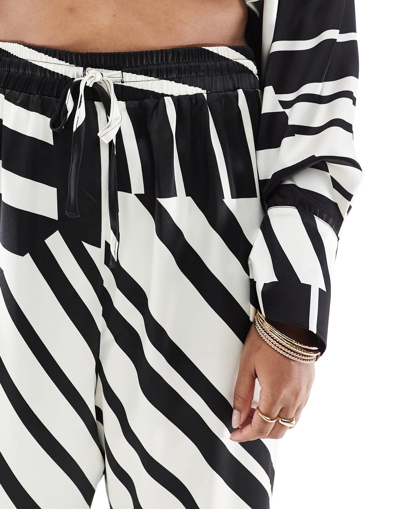 4th & Reckless Plus satin wide leg trousers co-ord in black and white print