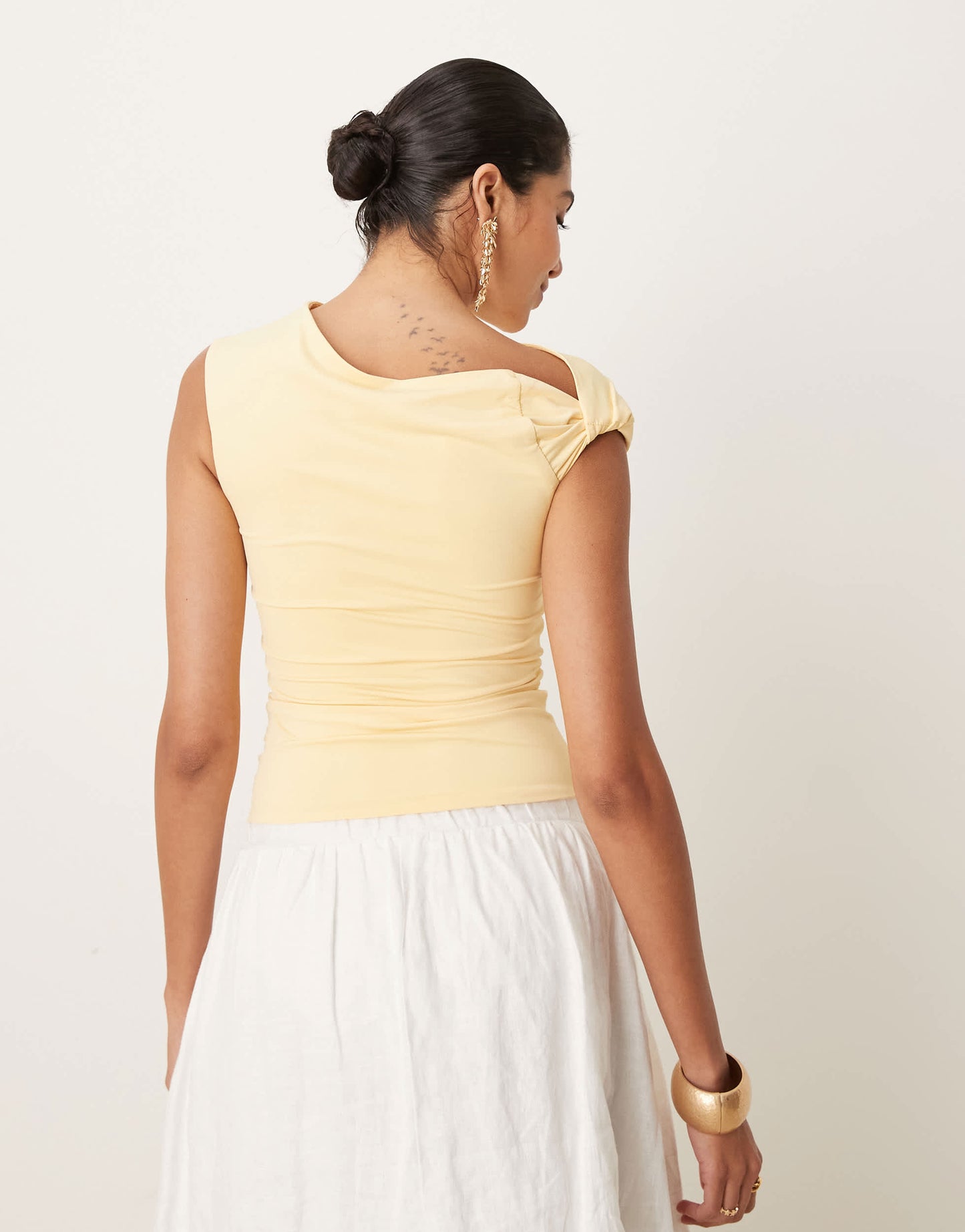 Nia fraise one-shoulder slinky top in butter