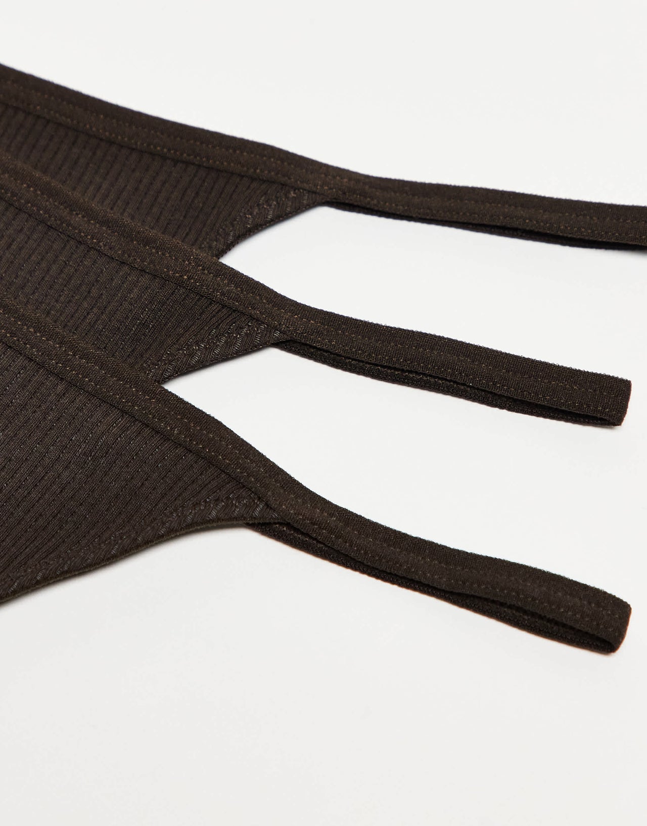 Weekday ribbed thong 3-pack in dark brown
