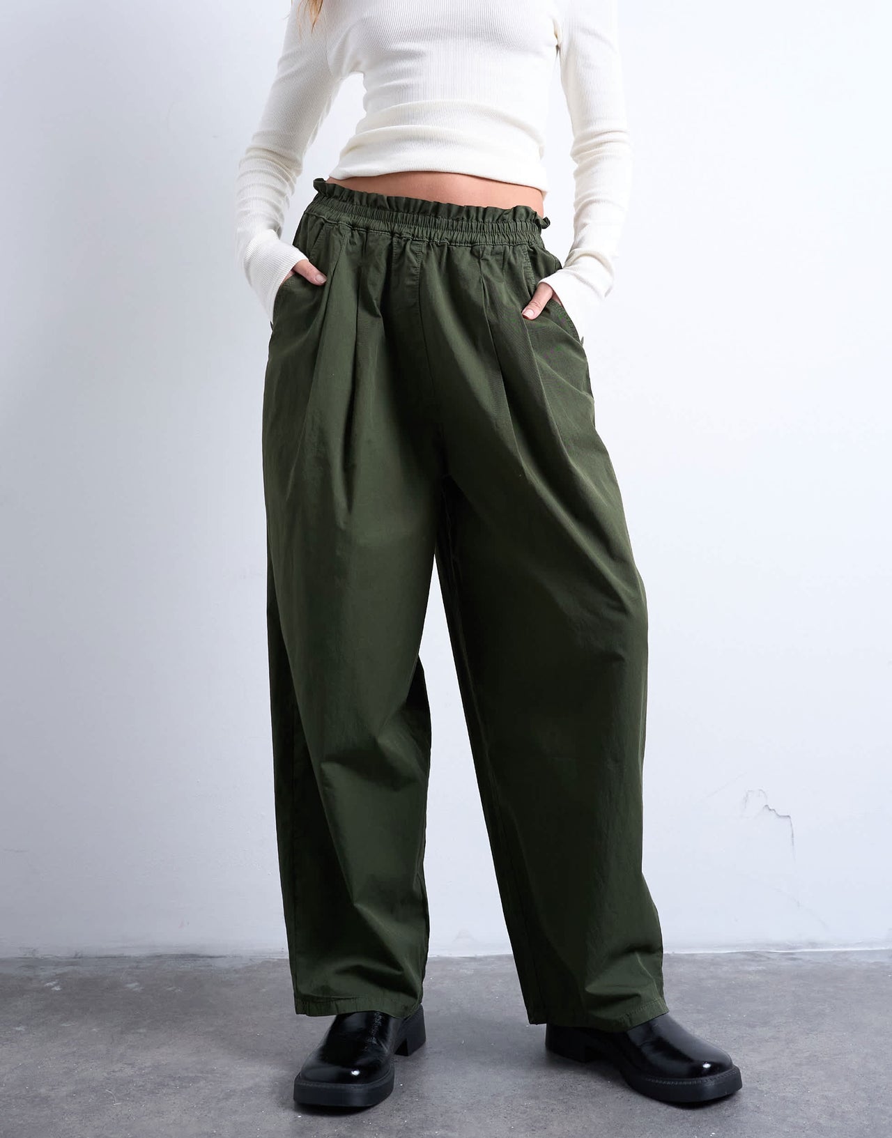Topshop pleated balloon jogger with elasticated waist in green