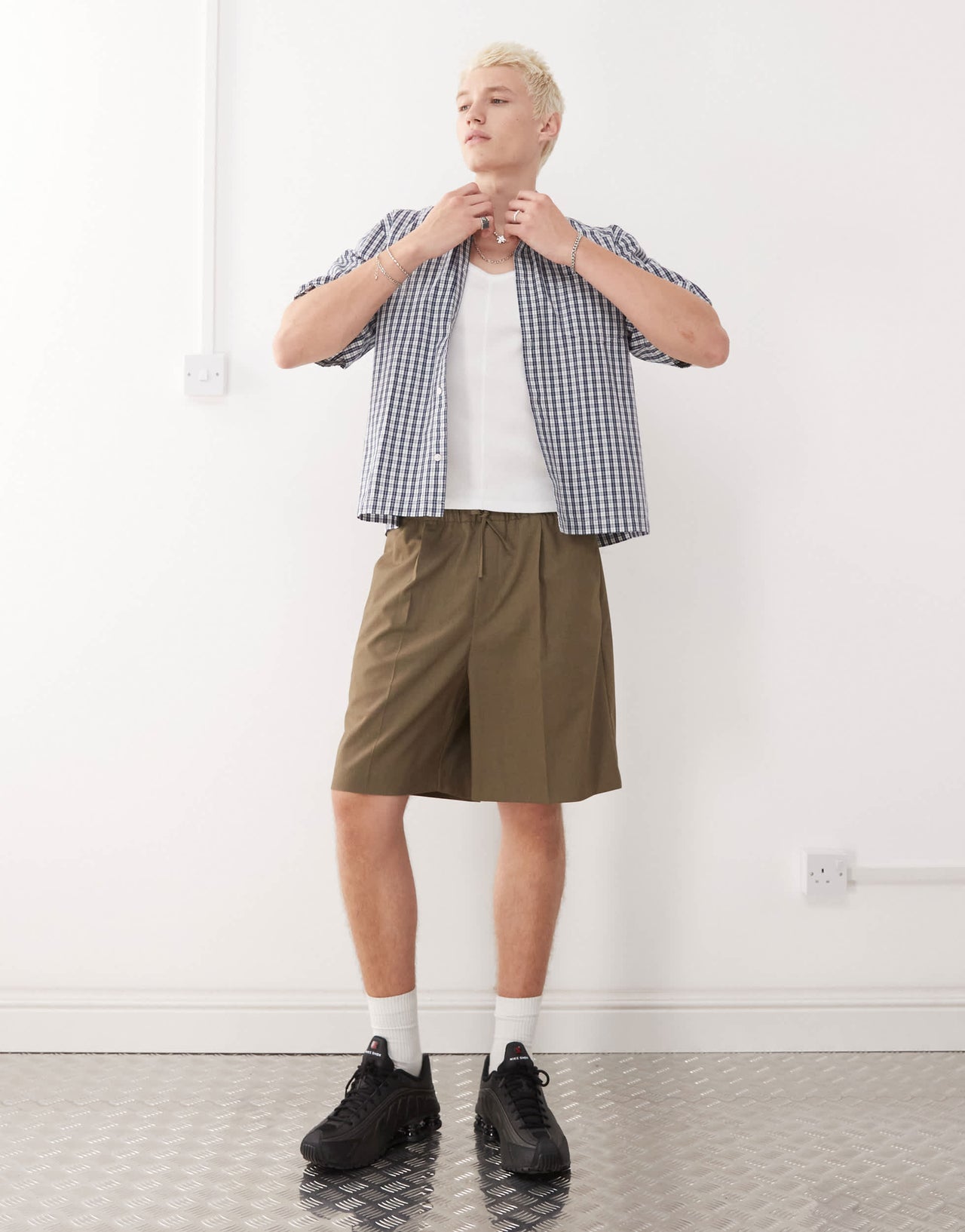 Weekday oversized smart shorts with elasticated waist in khaki