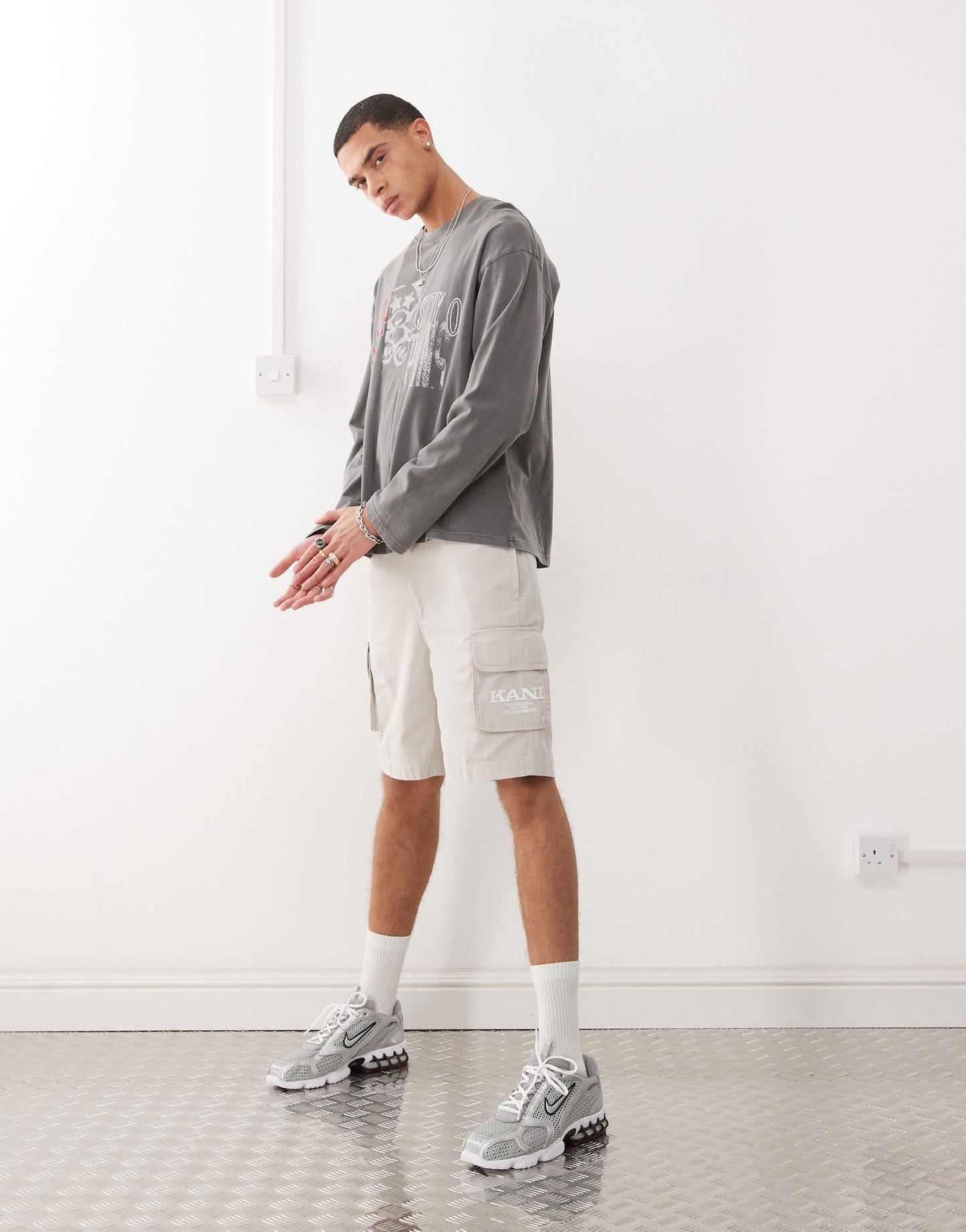 Karl Kani retro washed cargo shorts in off white