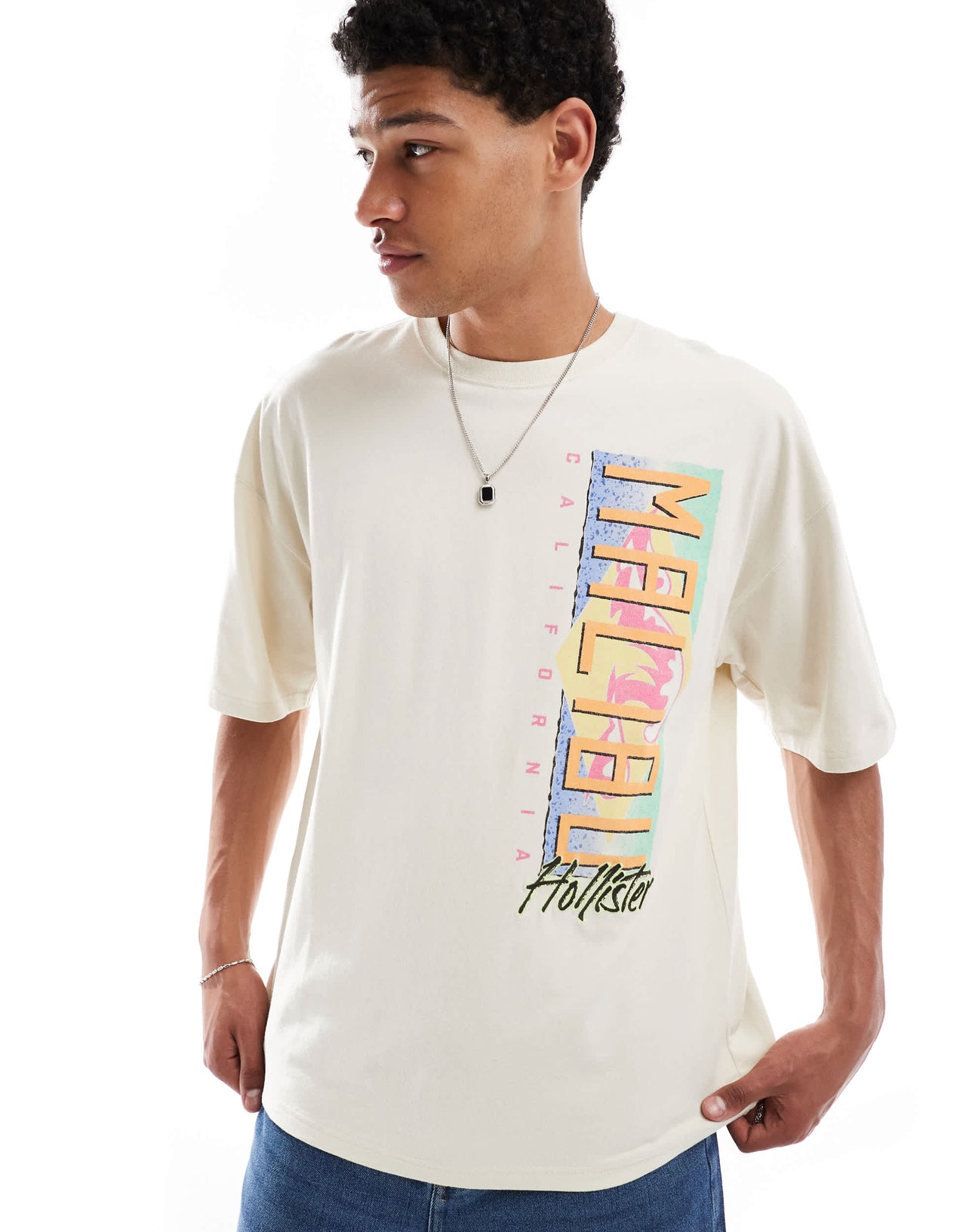 Hollister baggy motif detail t-shirt in cream