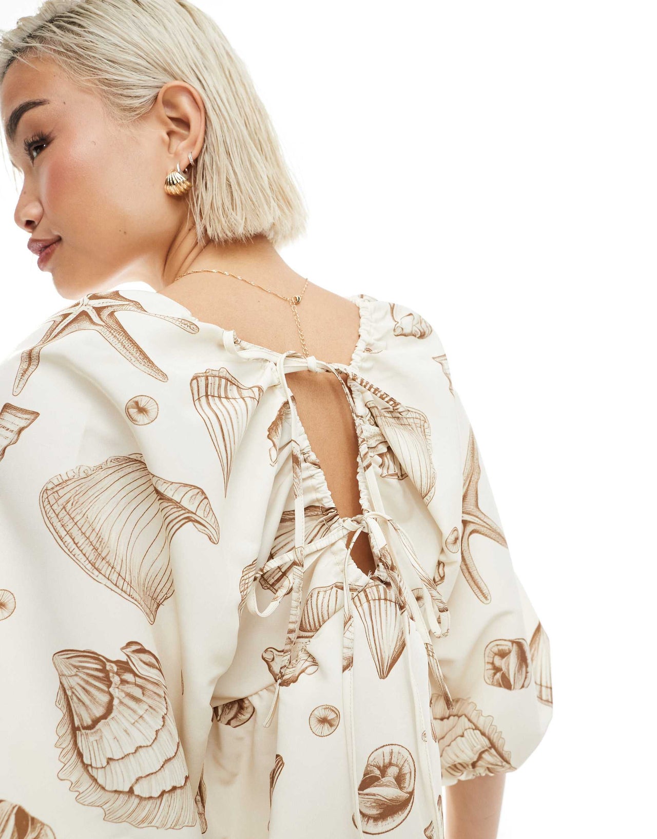 Vero Moda blouson sleeve mini dress in neutral shell print