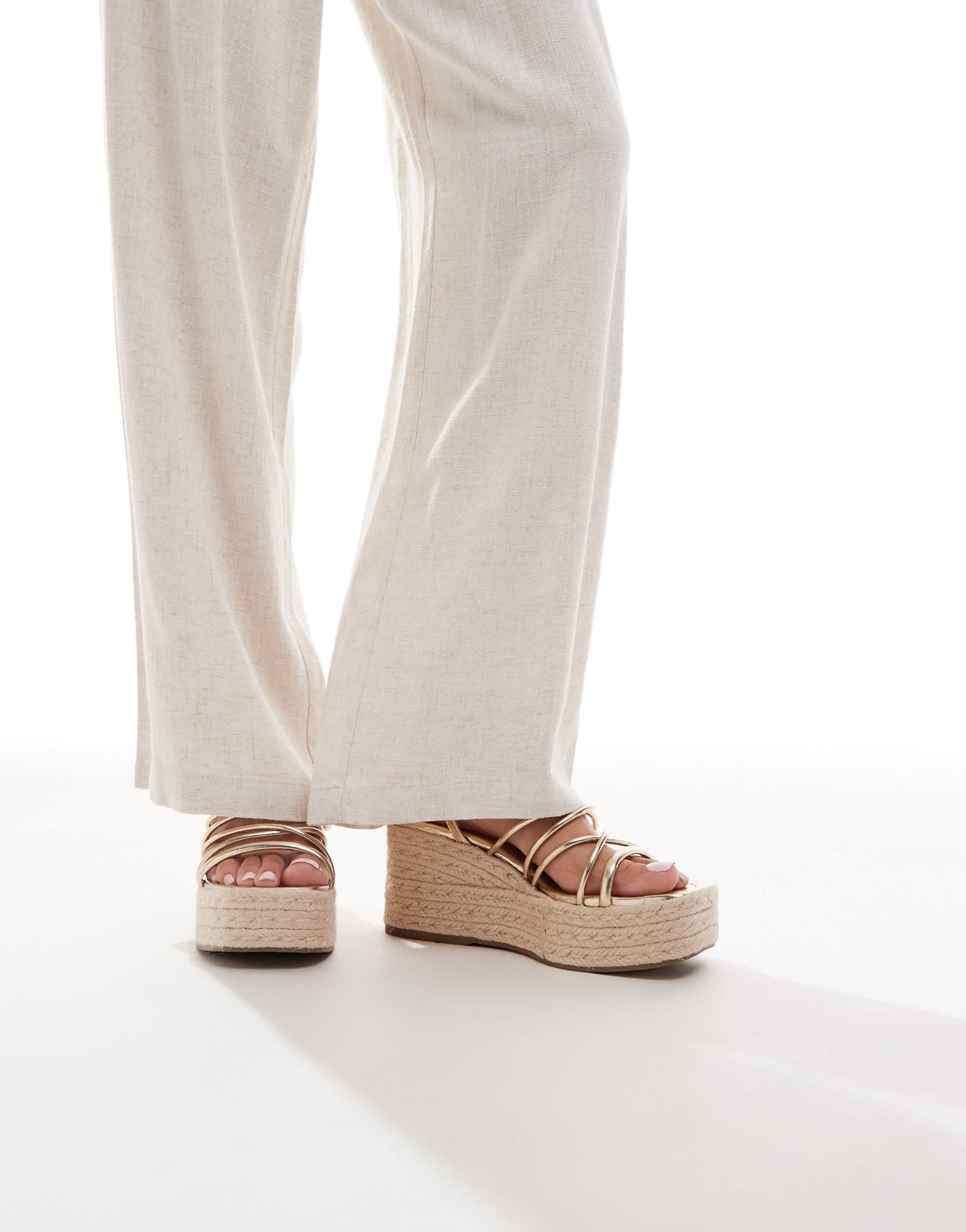 Stradivarius strappy wedge in gold