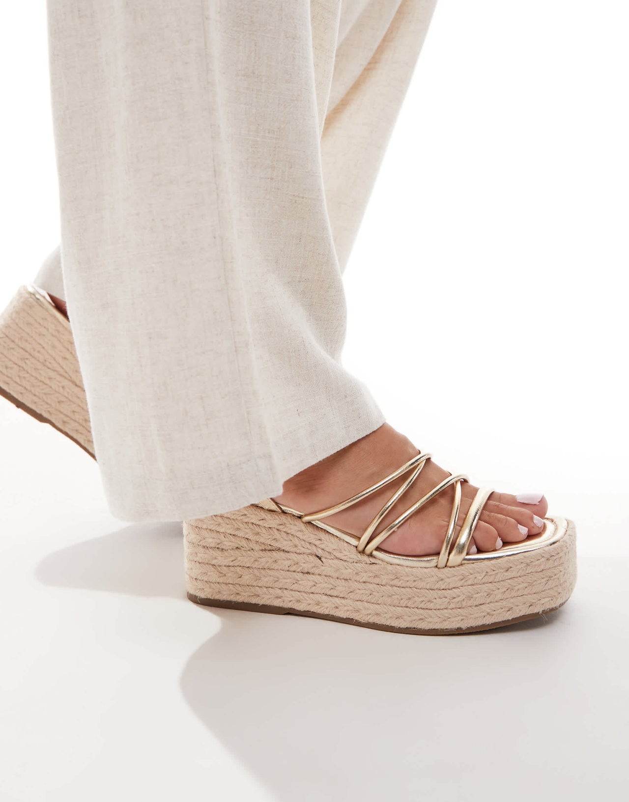 Stradivarius strappy wedge in gold