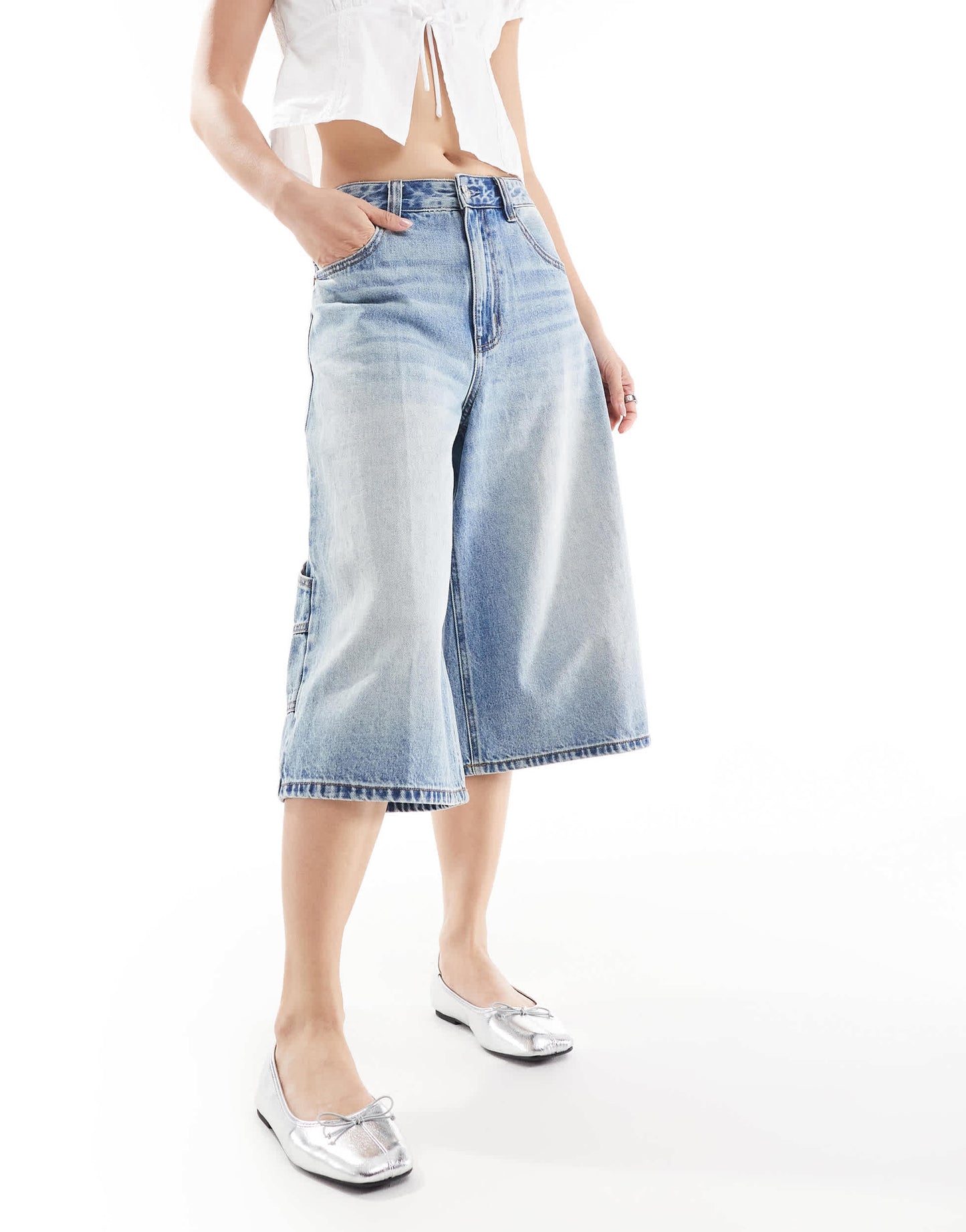 Stradivarius denim carpenter jort in medium blue