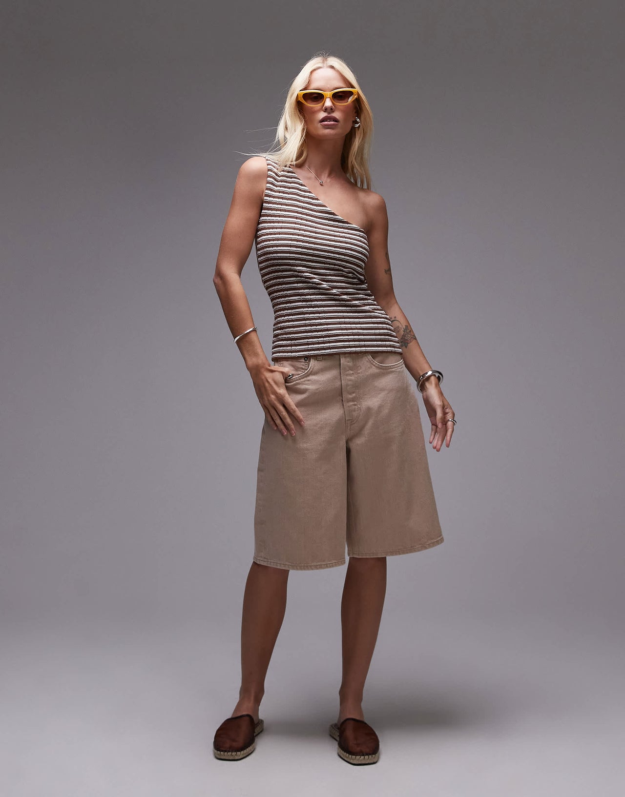 ARKET mid waist five pocket loose denim twill shorts in sand
